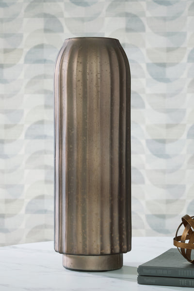 Tampa Furniture Outlet Lutz - Ashley Furniture - Briarcott Vase - Vase - A2000705