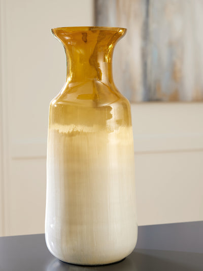 Tampa Furniture Outlet Lutz - Ashley Furniture - Wynburg Vase - Vase - A2000724