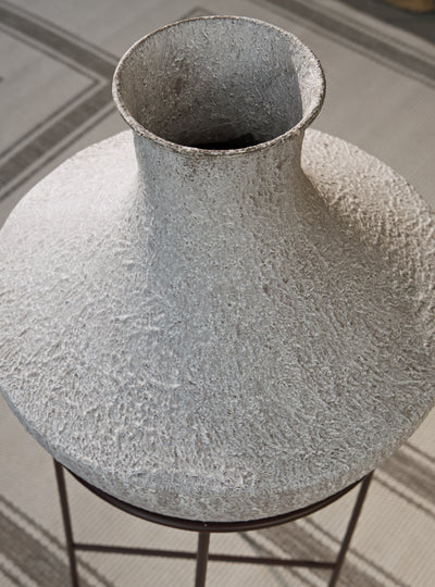 Tampa Furniture Outlet Lutz - Ashley Furniture - Estonbank Vase - Vase - A2000748
