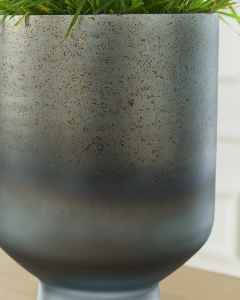 Tampa Furniture Outlet Lutz - Ashley Furniture - Pennmore Vase - Vase - A2000813