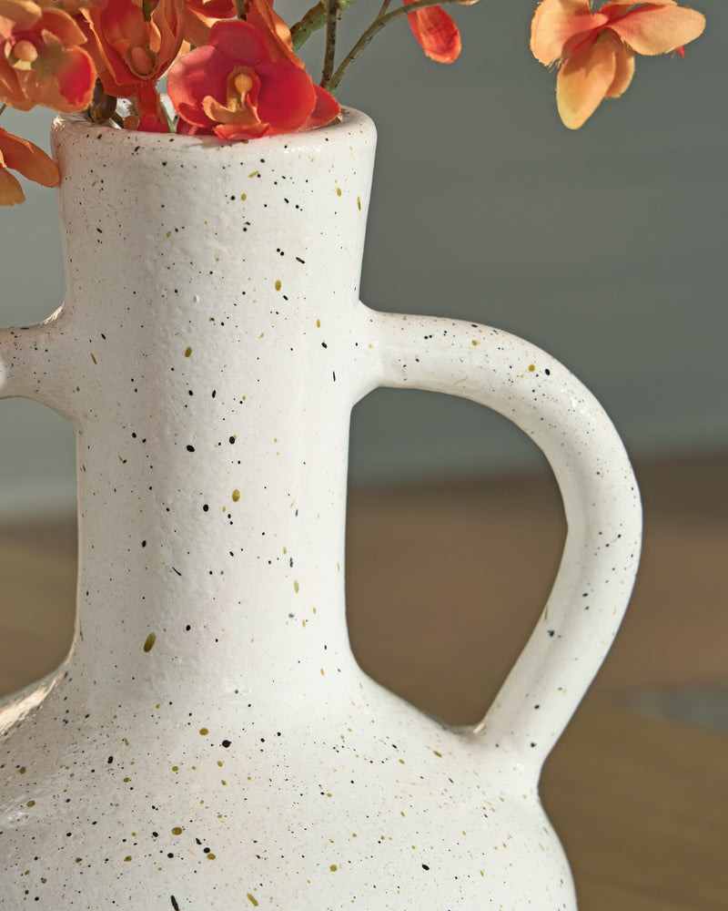 Tampa Furniture Outlet Lutz - Ashley Furniture - Dallinworth Vase - Vase - A2000831