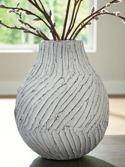 Tampa Furniture Outlet Lutz - Ashley Furniture - Shelvie Vase - Vase - A2000849
