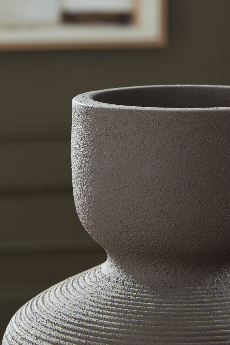 Tampa Furniture Outlet Lutz - Ashley Furniture - Dalsen Vase - Vase - A2000872