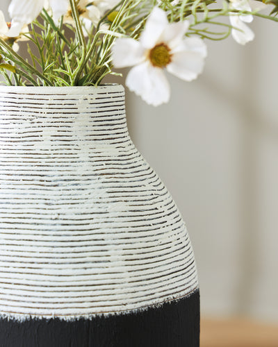 Tampa Furniture Outlet Lutz - Ashley Furniture - Girtha Vase - Vase - A2000876