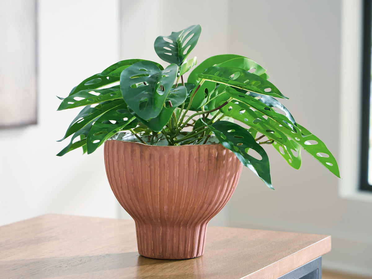 Tampa Furniture Outlet Lutz - Ashley Furniture - Orban Vase - Vase - A2000886