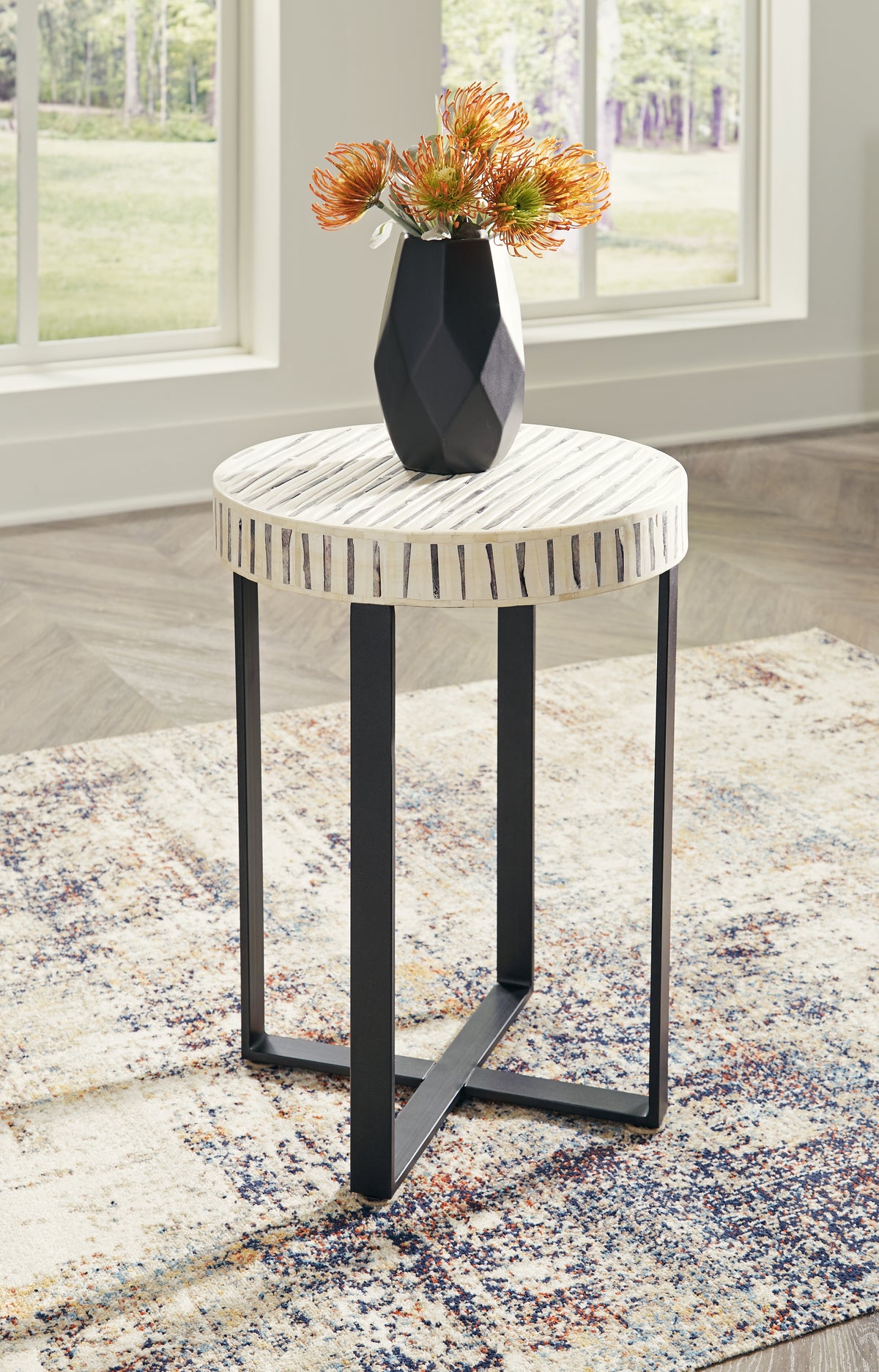Tampa Furniture Outlet Lutz - Ashley Furniture - Crewridge Accent Table - Accent Table / Black/Cream - A4000530