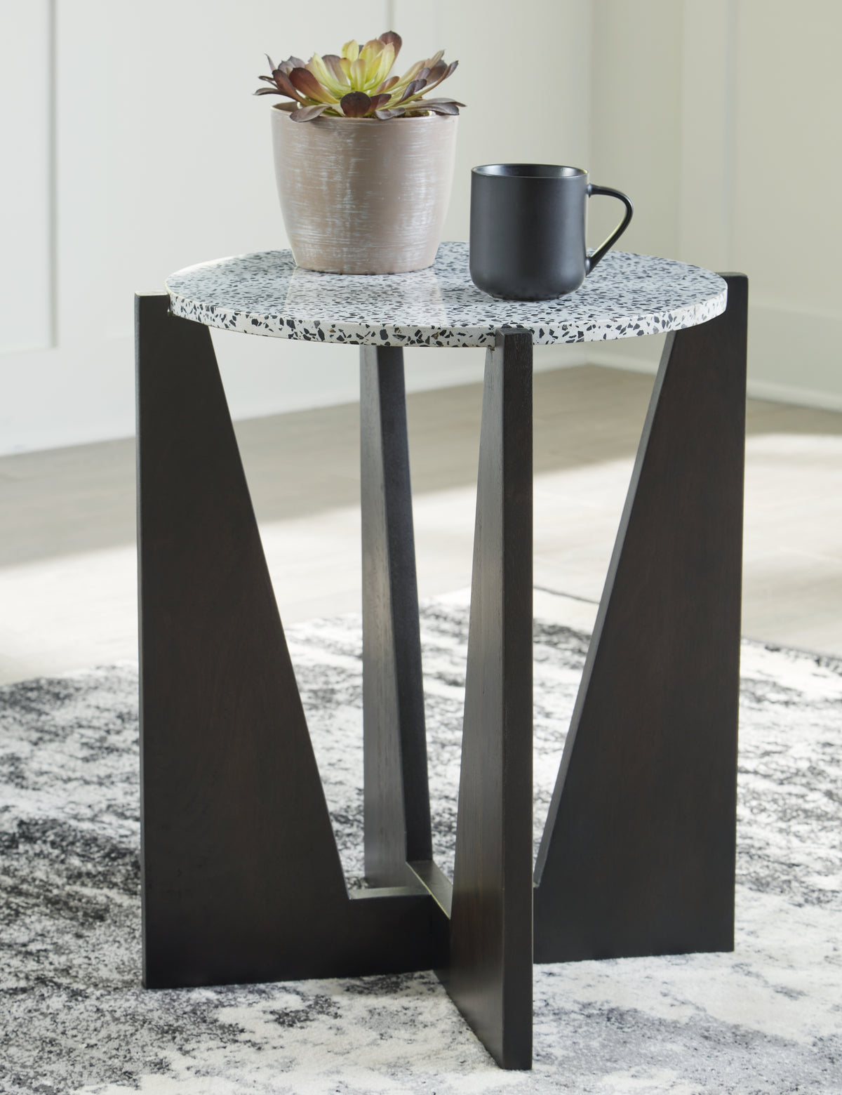 Tampa Furniture Outlet Lutz - Ashley Furniture - Tellrich Accent Table - Accent Table / Black/White - A4000616