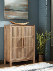Tampa Furniture Outlet Lutz - Ashley Furniture - Pellamour Bar Cabinet - Bar Cabinet - A4000698