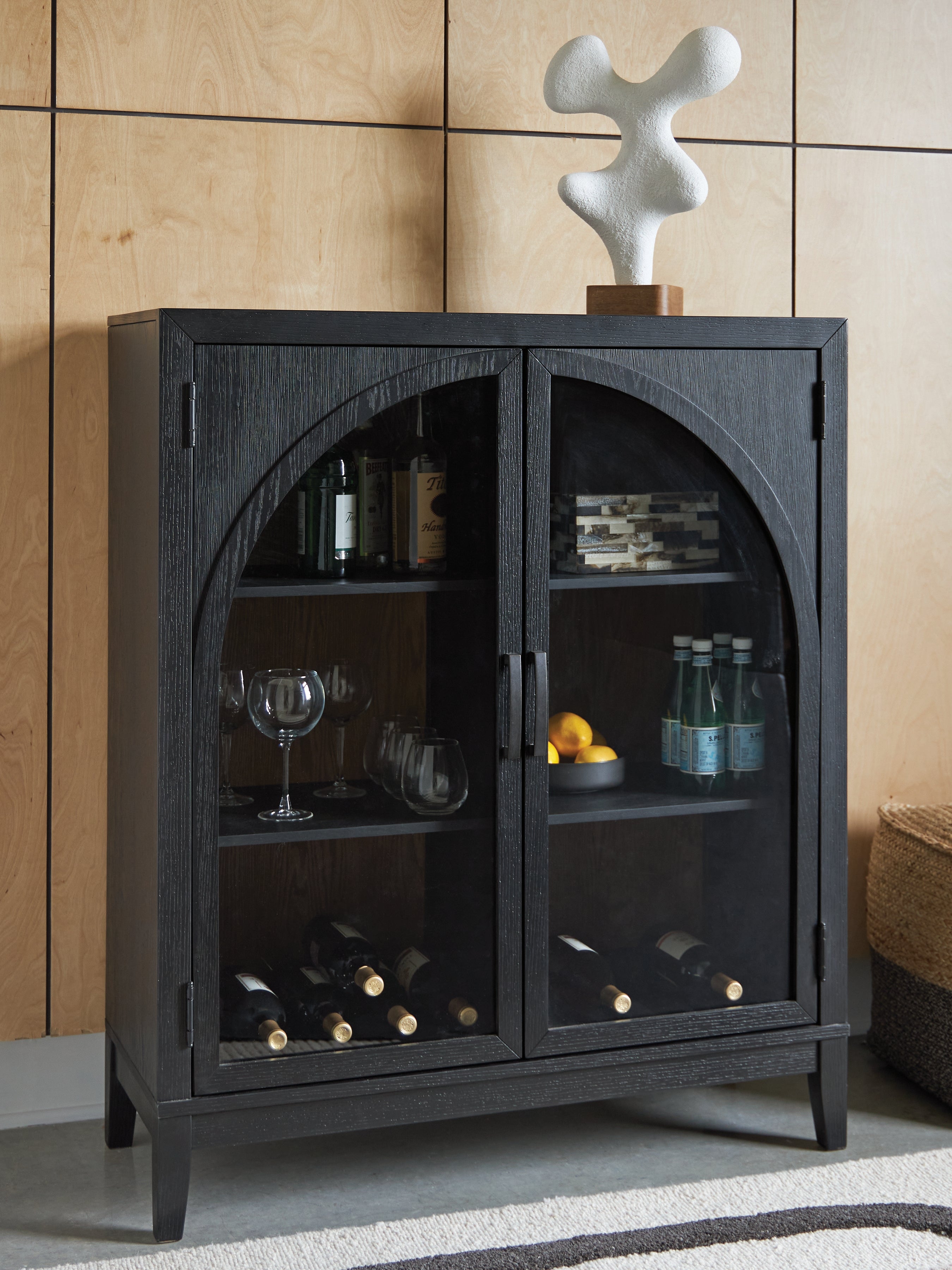 Tampa Furniture Outlet Lutz - Ashley Furniture - Armenleigh Accent Cabinet - Bar Cabinet - A4000702