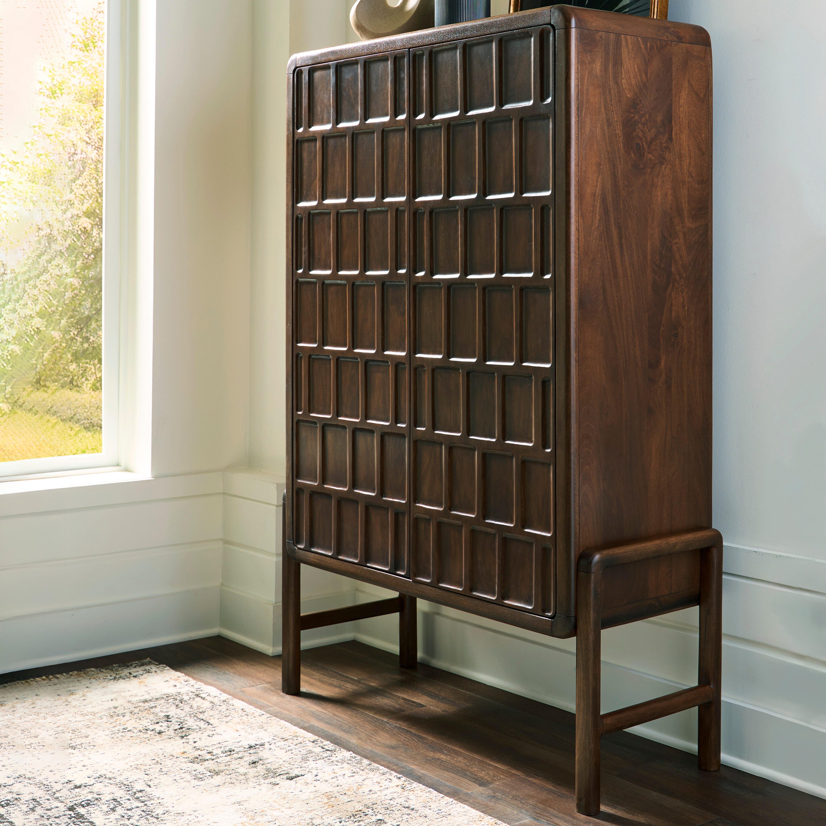 Tampa Furniture Outlet Lutz - Ashley Furniture - Dukestone Accent Cabinet - Accent Cabinet - A4000745