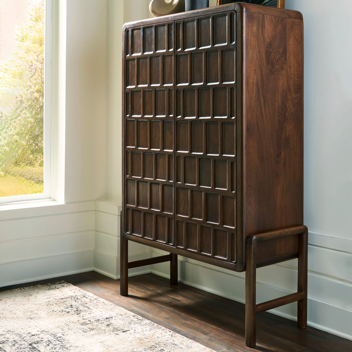 Tampa Furniture Outlet Lutz - Ashley Furniture - Dukestone Accent Cabinet - Accent Cabinet - A4000745