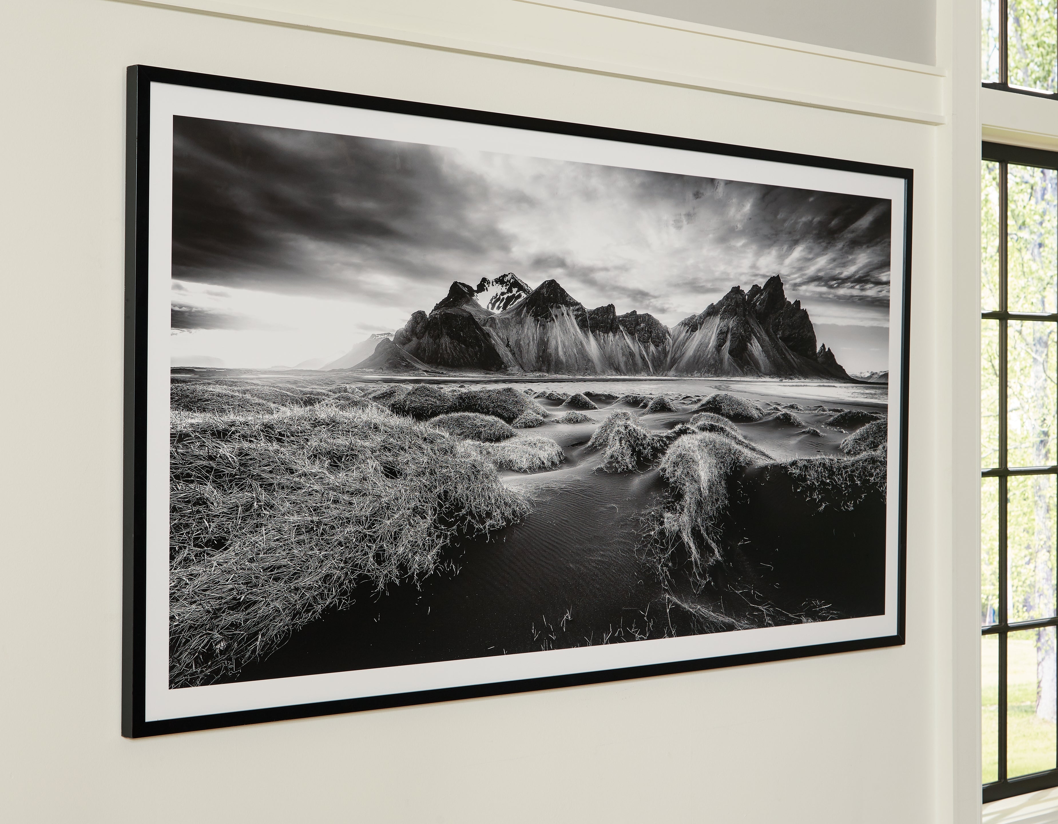 Tampa Furniture Outlet Lutz - Ashley Furniture - Delstone Wall Decor - Wall Art / Black/White - A8000424