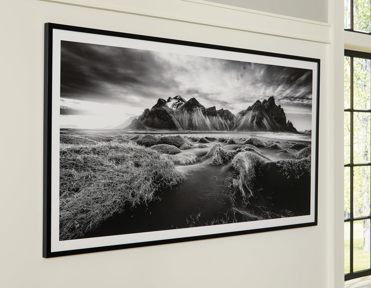 Tampa Furniture Outlet Lutz - Ashley Furniture - Delstone Wall Decor - Wall Art / Black/White - A8000424