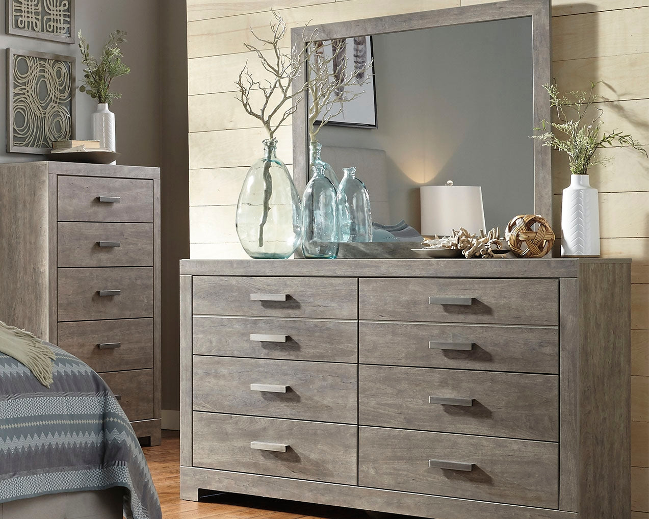 Tampa Furniture Outlet Lutz - Ashley Furniture - Culverbach Bedroom - Dresser and Mirror / Gray - B070B1