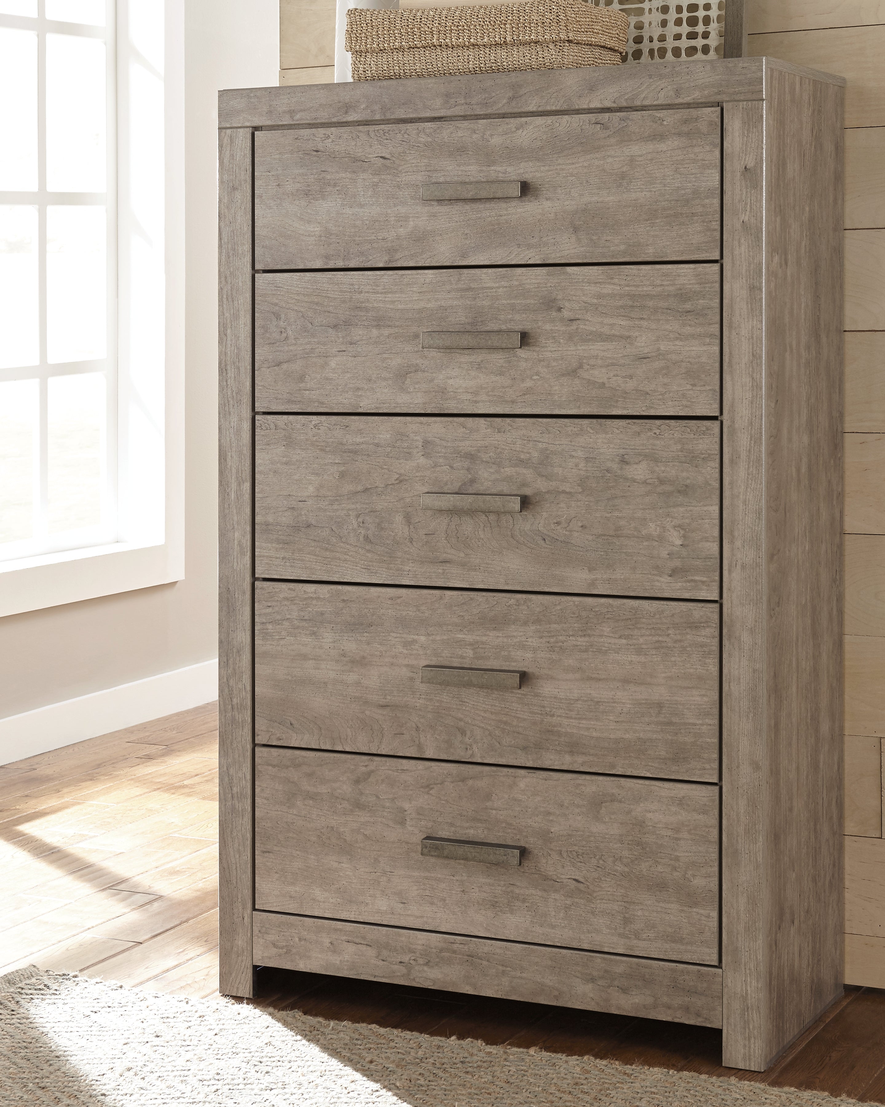 Tampa Furniture Outlet Lutz - Ashley Furniture - Culverbach Bedroom - Five Drawer Chest / Gray - B070-46