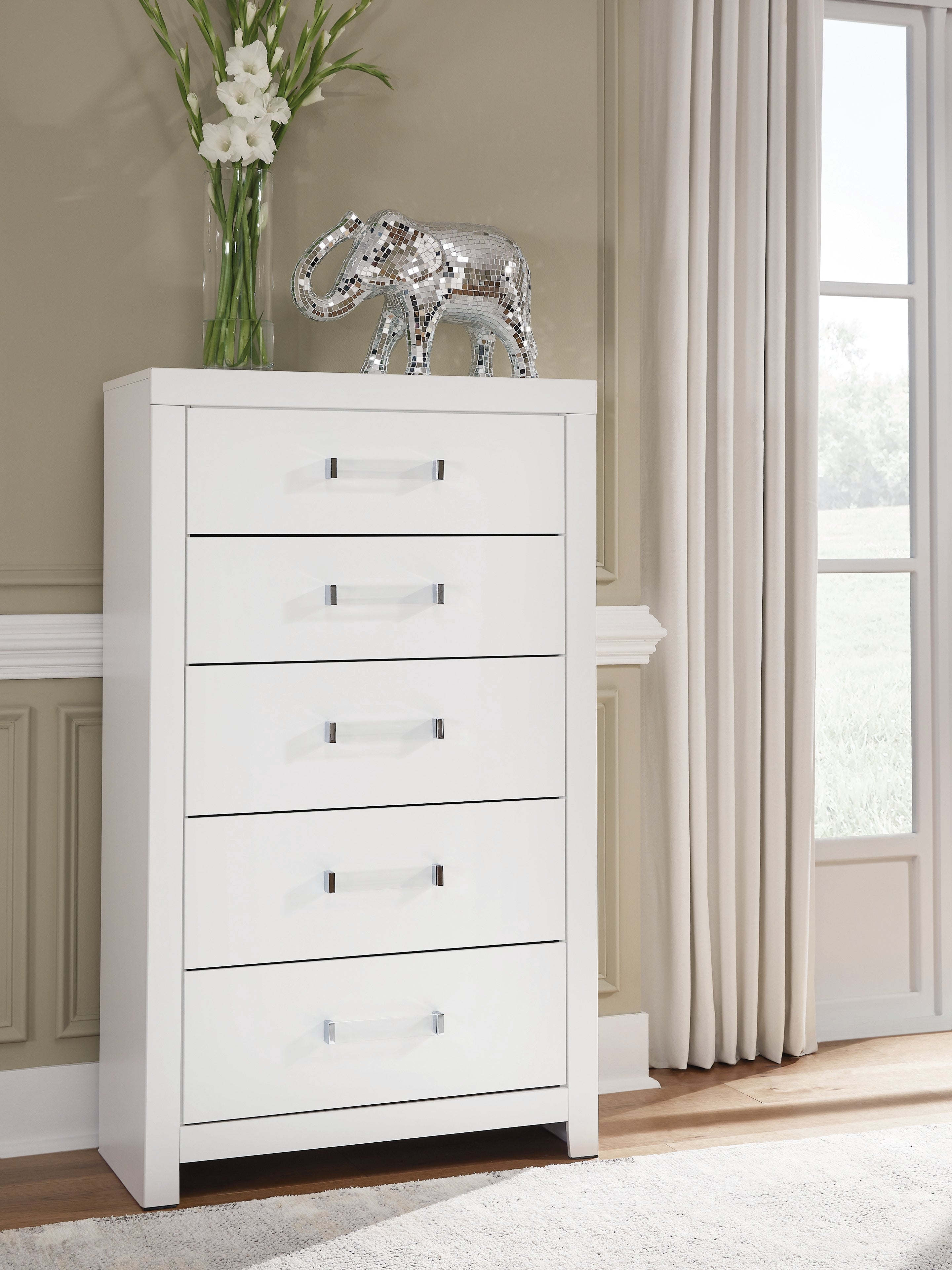 Tampa Furniture Outlet Lutz - Ashley Furniture - Maeling Bedroom - Five Drawer Chest / White - PCB1119-46