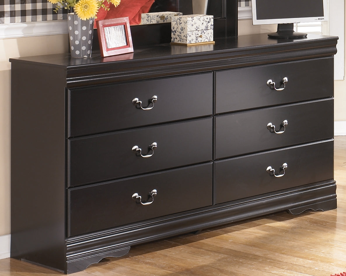 Tampa Furniture Outlet Lutz - Ashley Furniture - Huey Vineyard Bedroom - Six Drawer Dresser / Black - B128-31