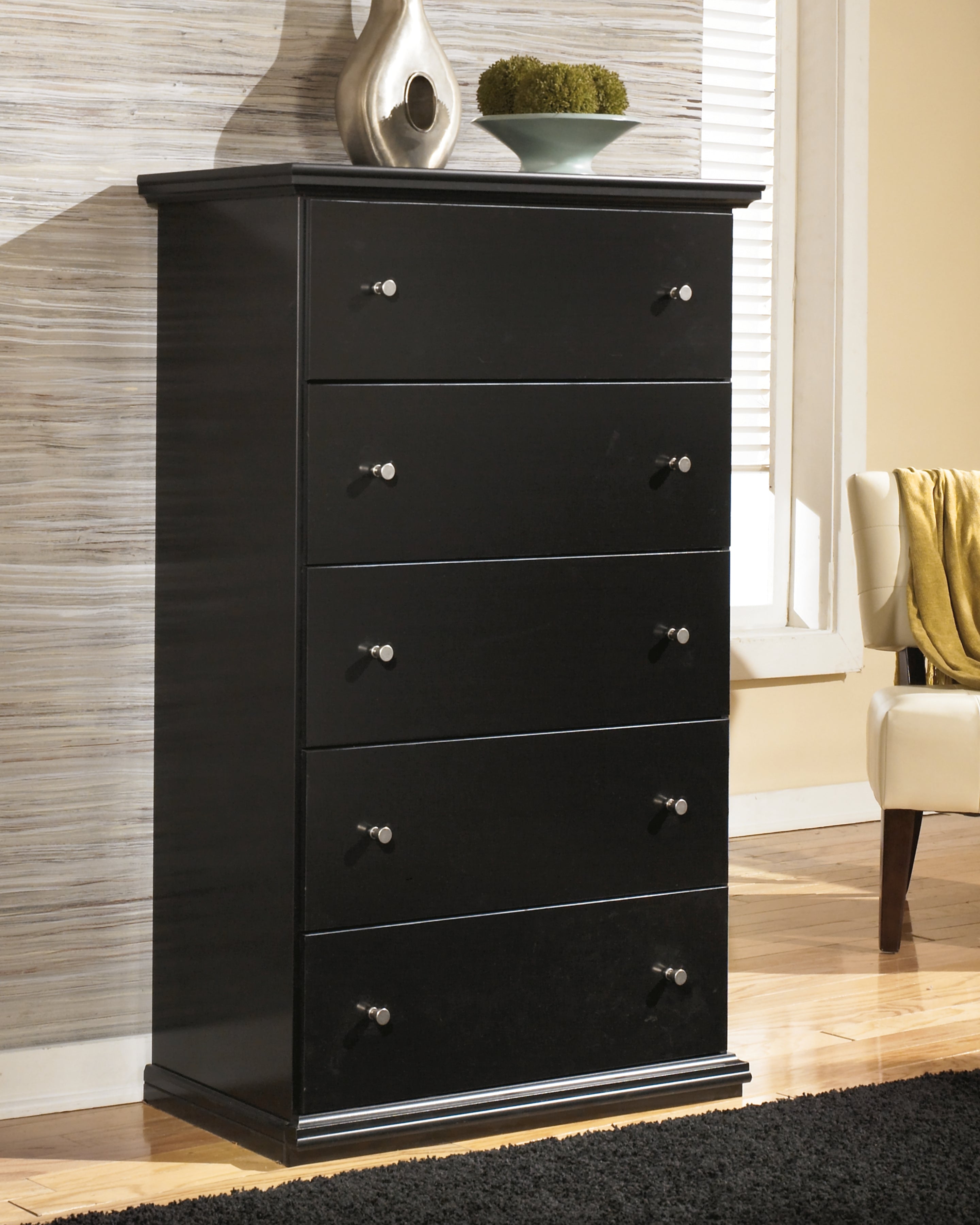 Tampa Furniture Outlet Lutz - Ashley Furniture - Maribel Bedroom - Five Drawer Chest / Black - B138-46