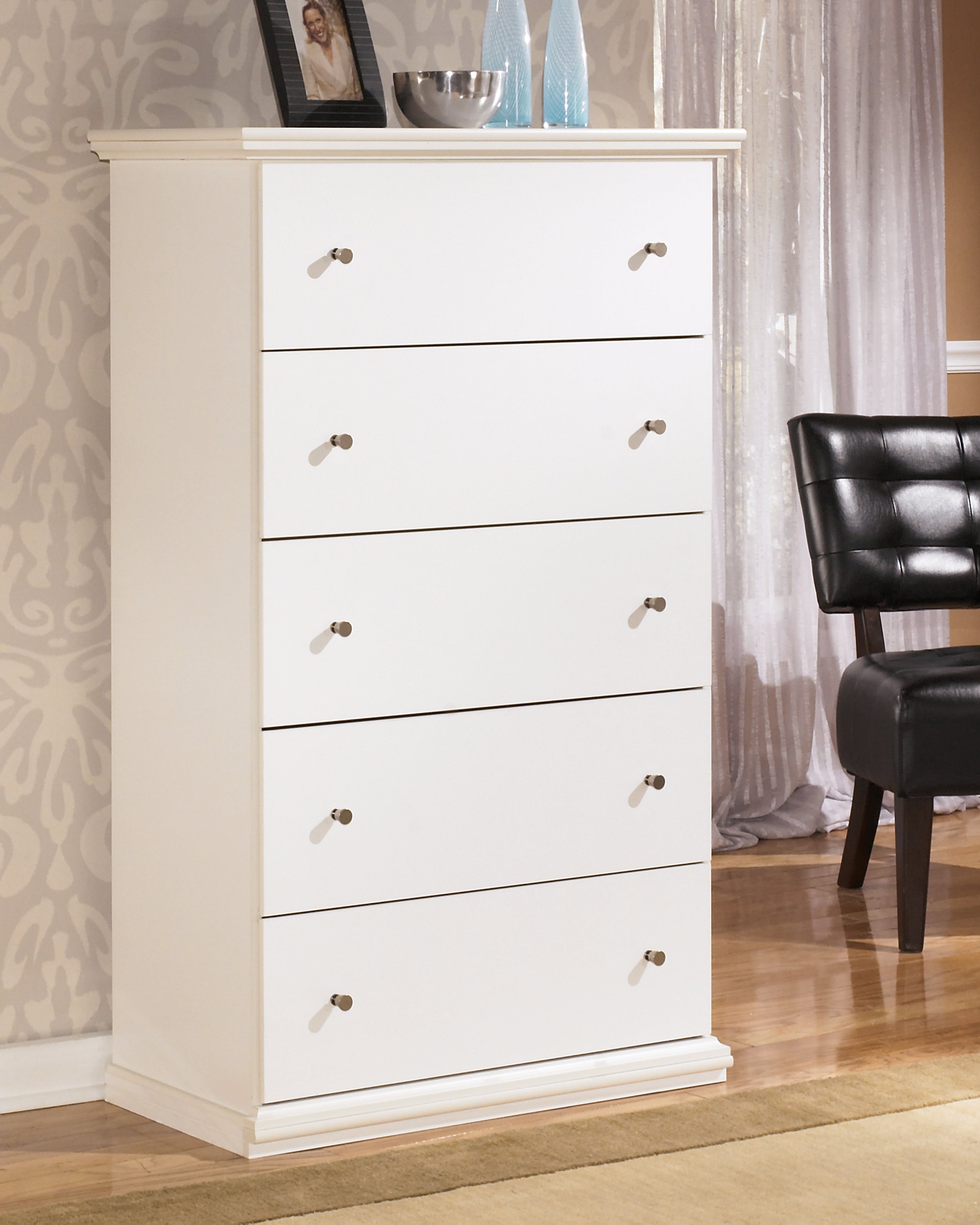 Tampa Furniture Outlet Lutz - Ashley Furniture - Bostwick Shoals Bedroom - Five Drawer Chest / White - B139-46