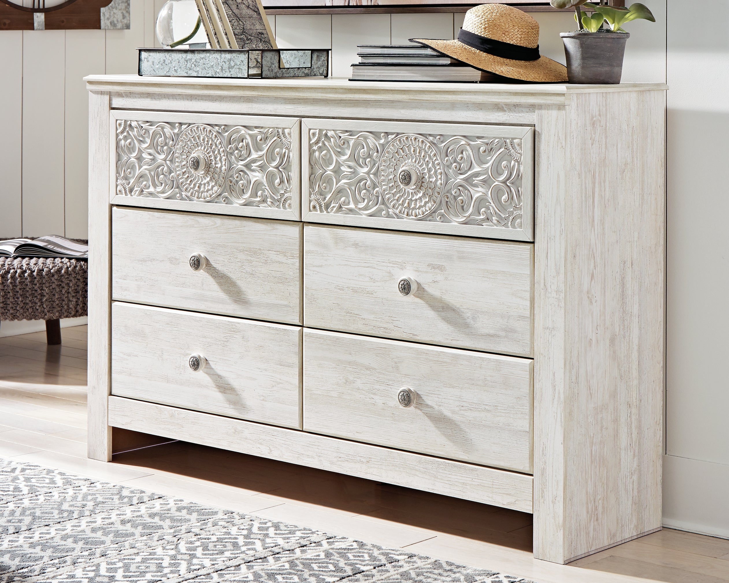 Tampa Furniture Outlet Lutz - Ashley Furniture - Paxberry Bedroom - Six Drawer Dresser / Whitewash - B181-31