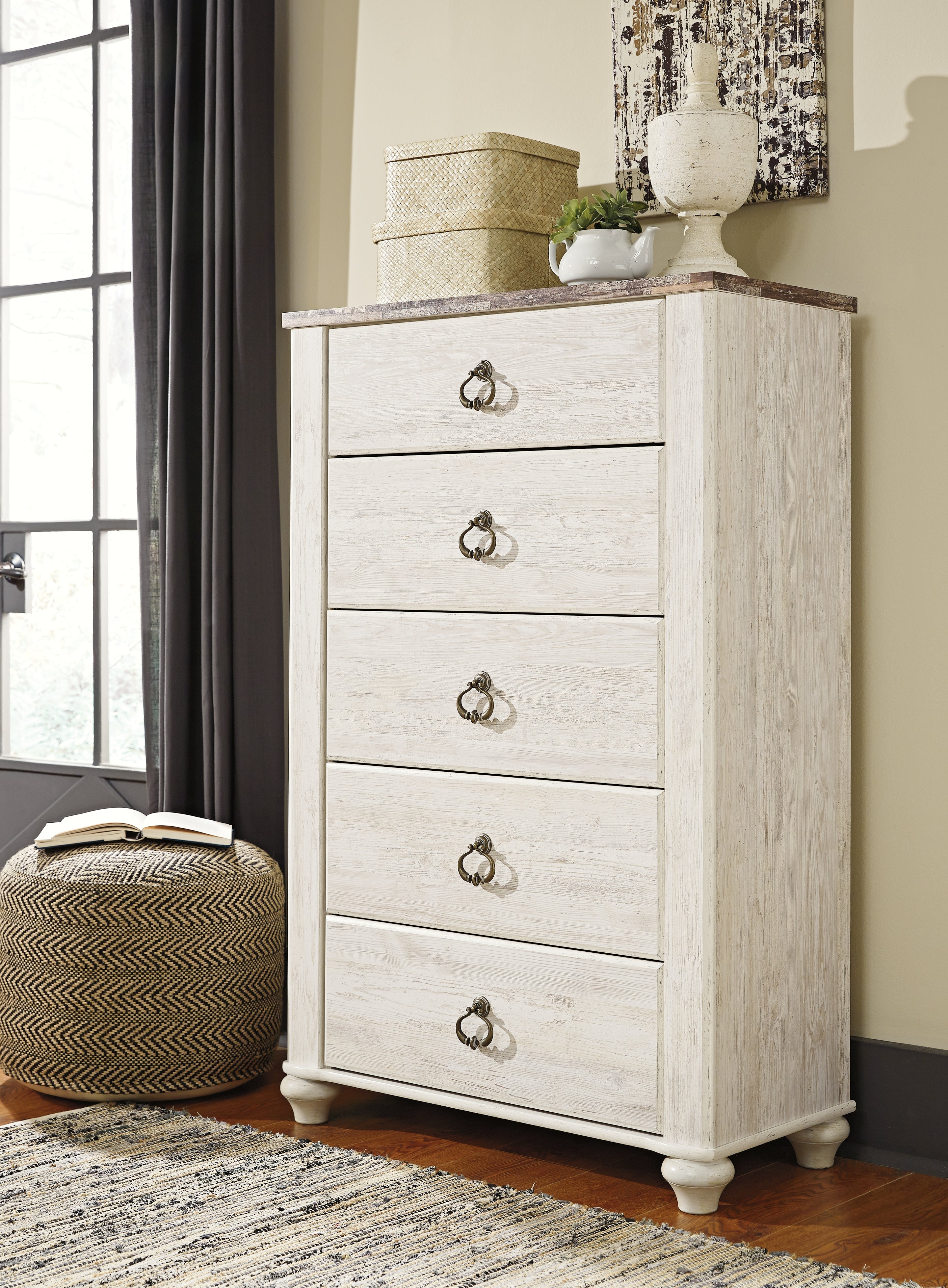 Tampa Furniture Outlet Lutz - Ashley Furniture - Willowton Bedroom - Five Drawer Chest / Whitewash - B267-46