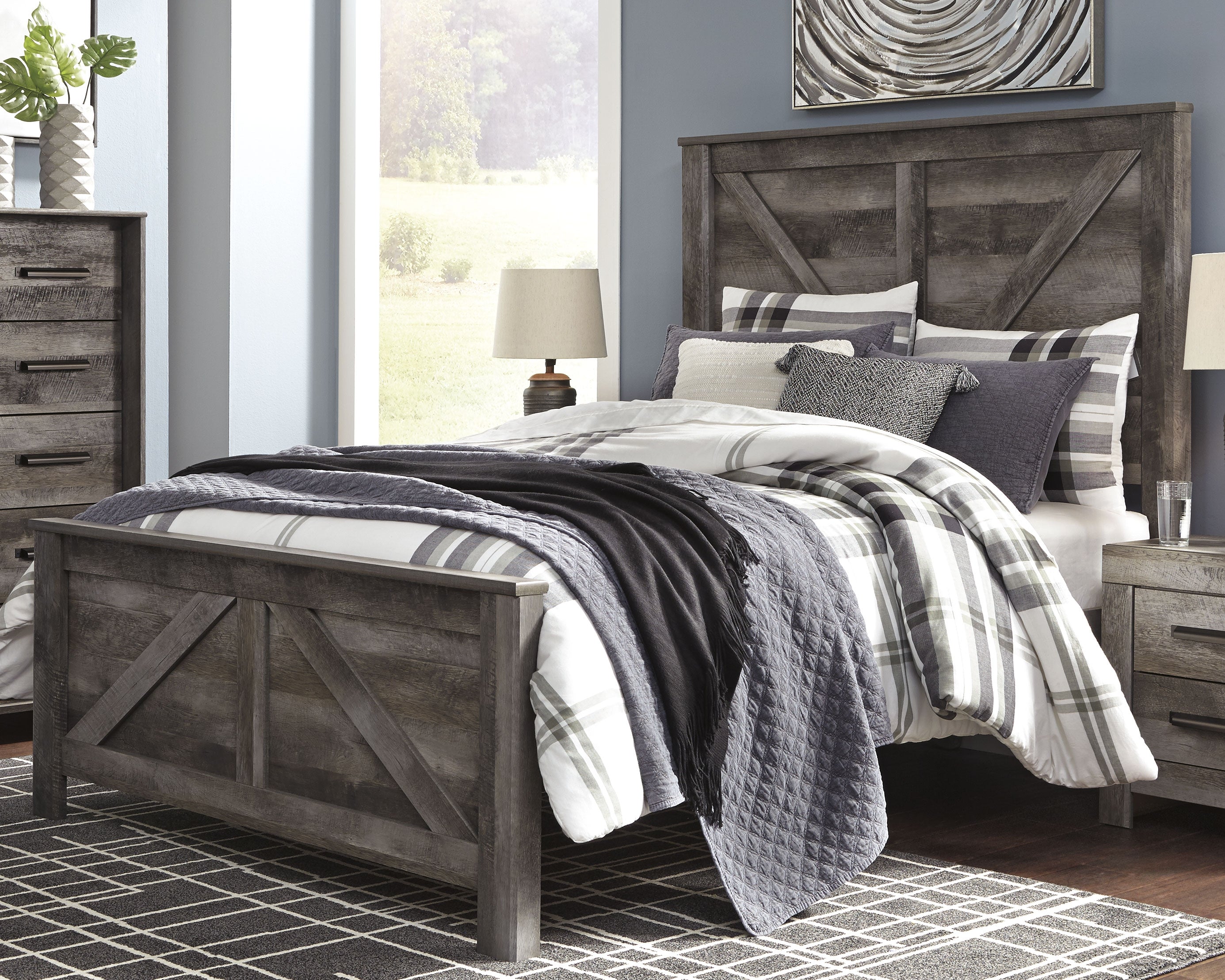 Tampa Furniture Outlet Lutz - Ashley Furniture - Wynnlow Bedroom - Queen Crossbuck Panel Bed / Gray - B440B9