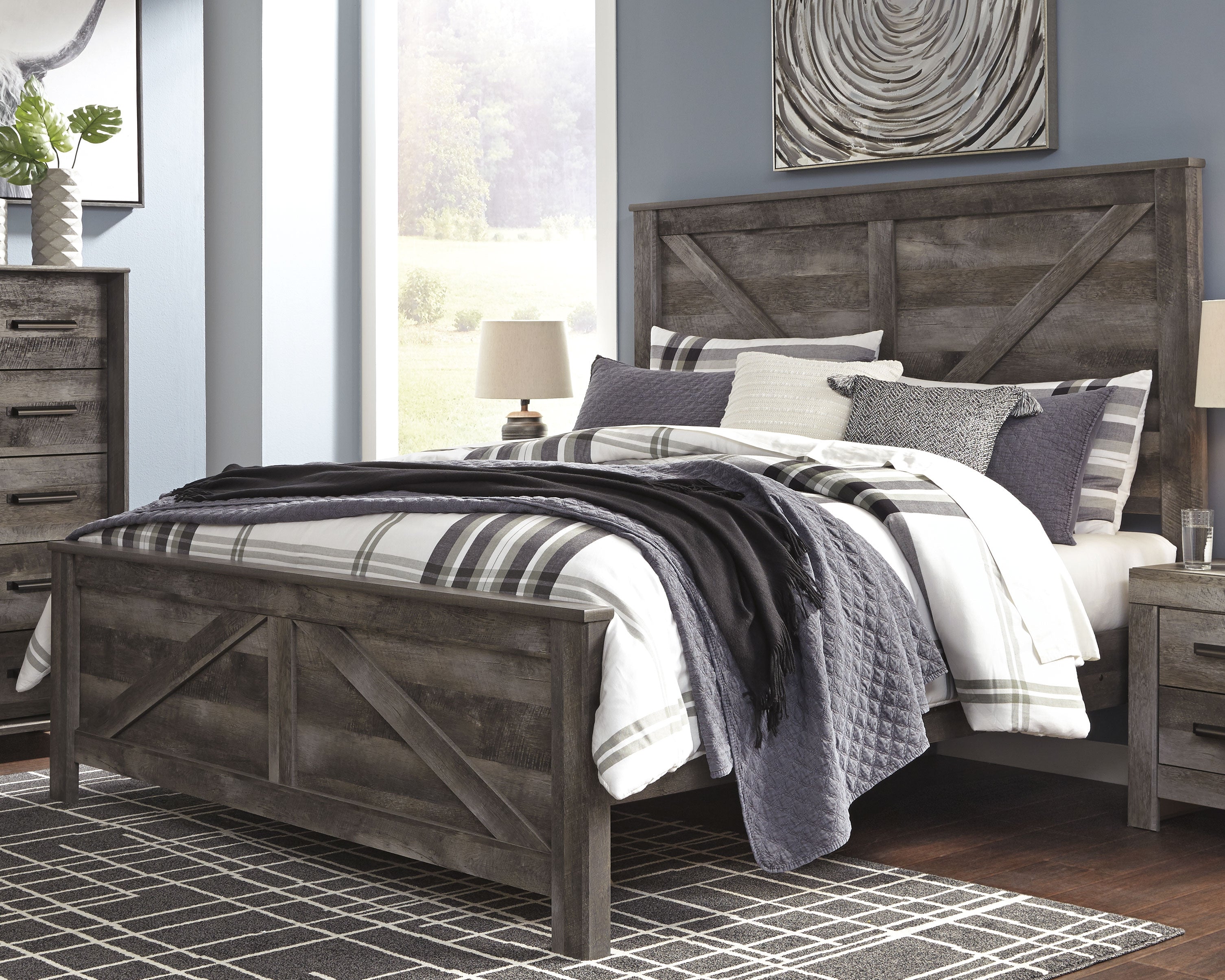 Tampa Furniture Outlet Lutz - Ashley Furniture - Wynnlow Bedroom - King Crossbuck Panel Bed / Gray - B440B11