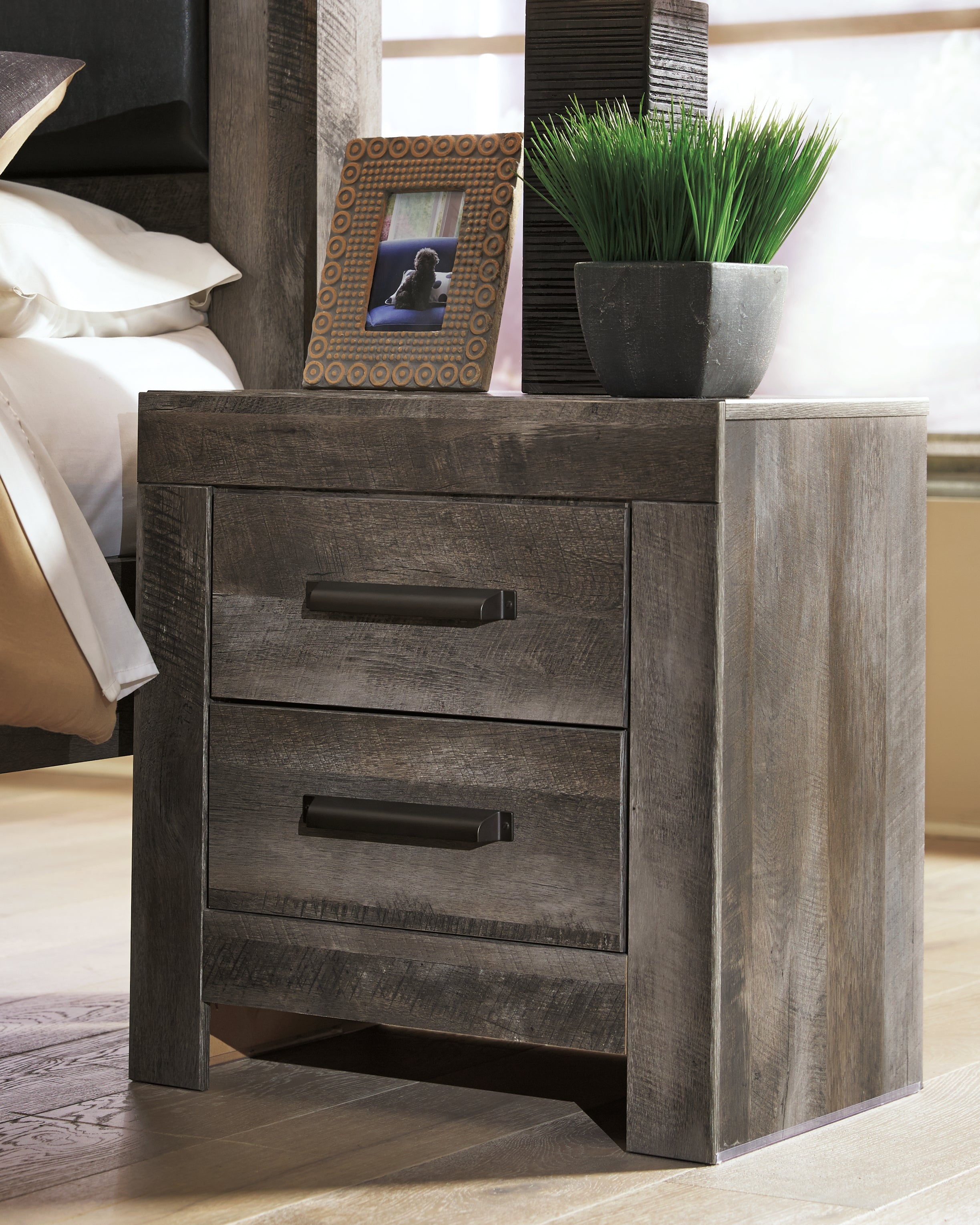 Tampa Furniture Outlet Lutz - Ashley Furniture - Wynnlow Bedroom - Two Drawer Night Stand / Gray - B440-92