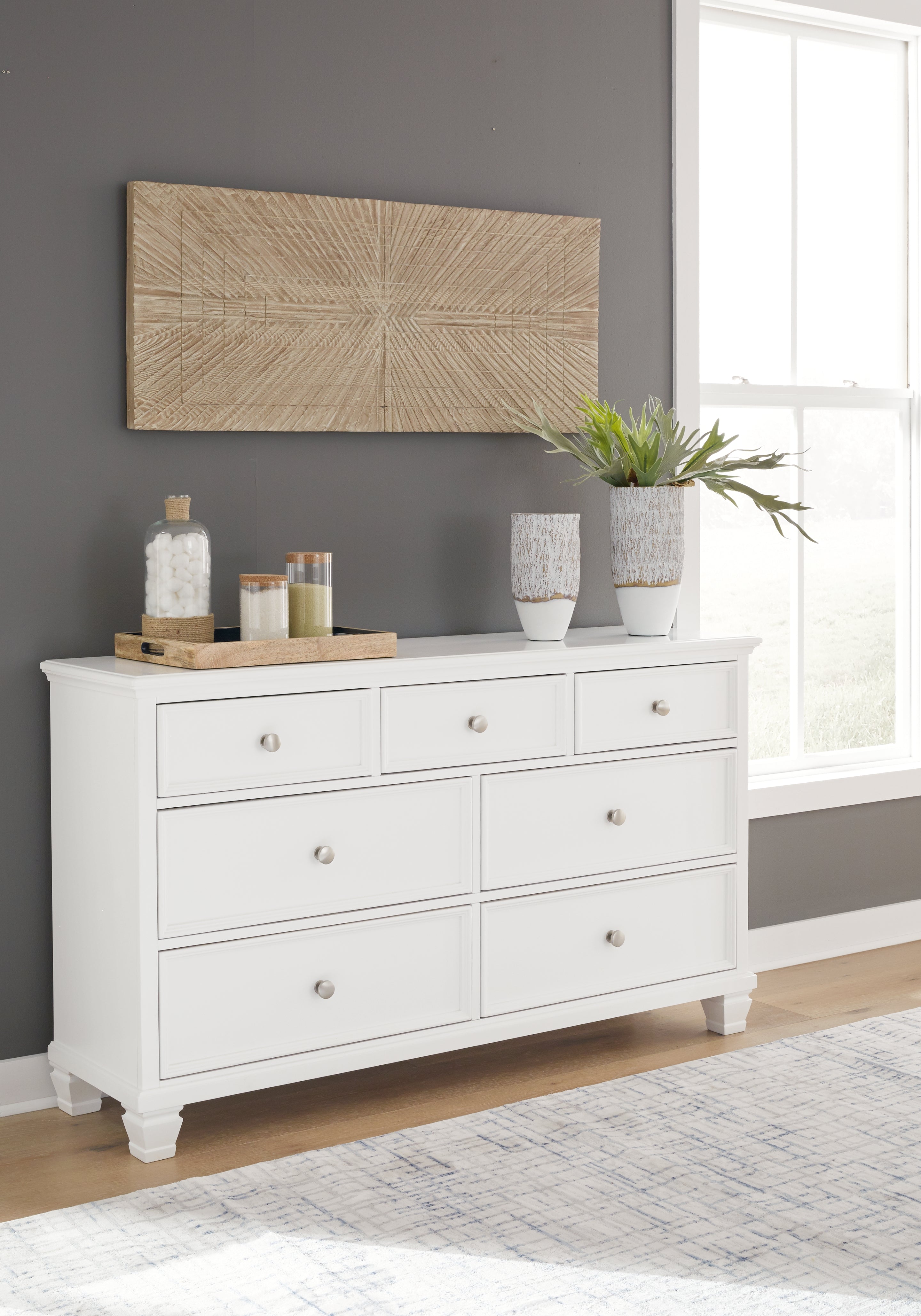 Tampa Furniture Outlet Lutz - Ashley Furniture - Fortman Bedroom - Dresser / White - B680-31