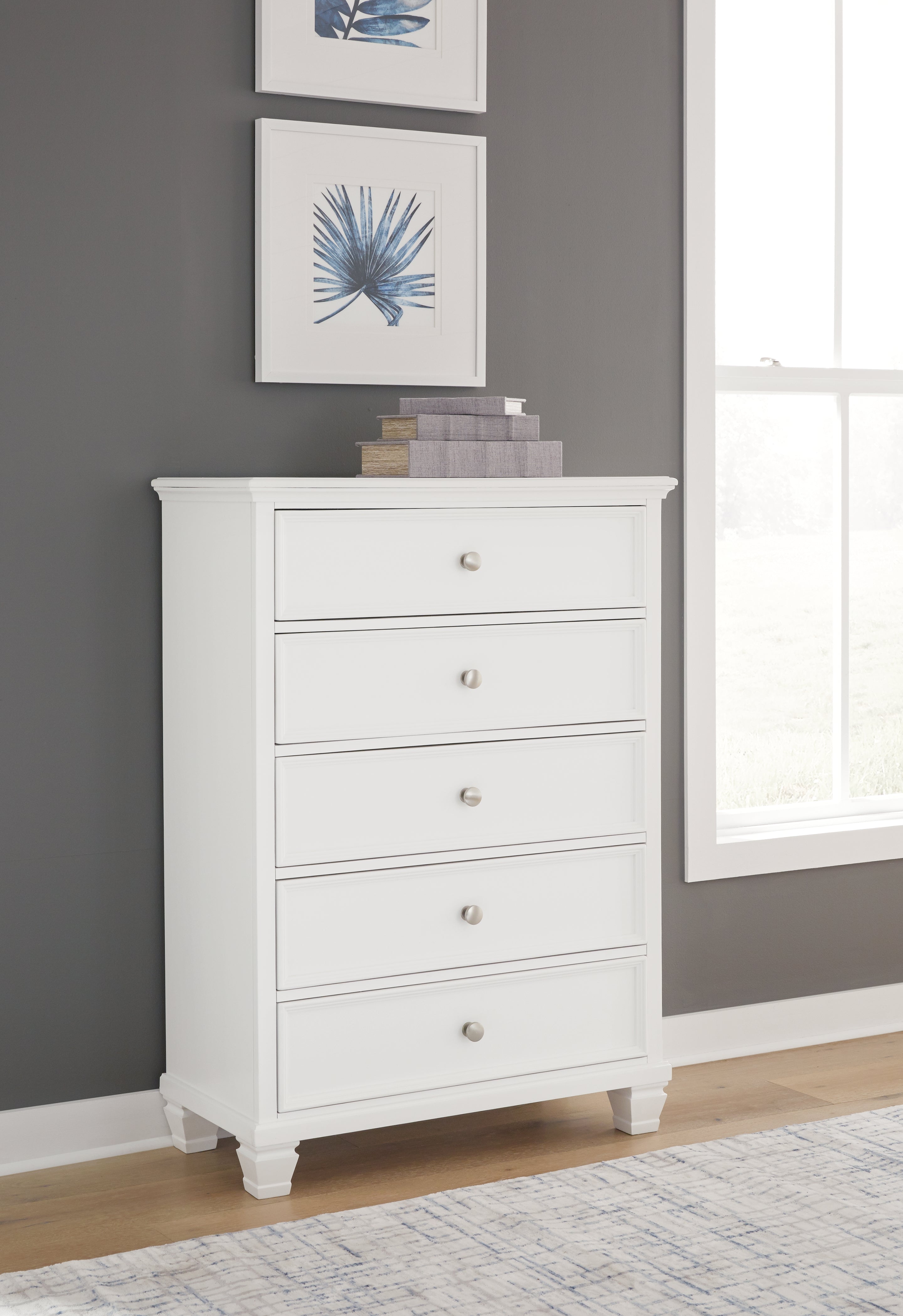 Tampa Furniture Outlet Lutz - Ashley Furniture - Fortman Bedroom - Five Drawer Chest / White - B680-46