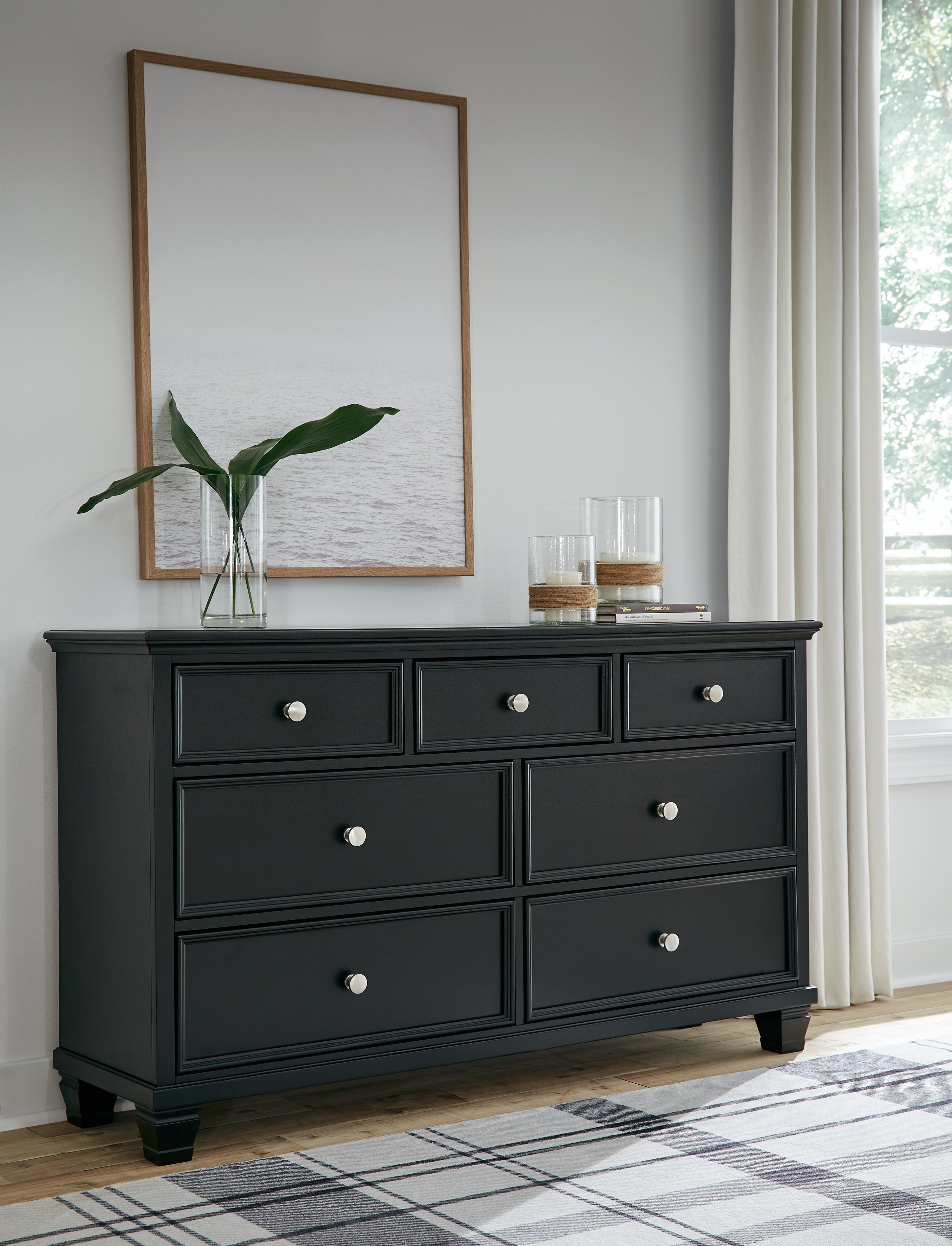Tampa Furniture Outlet Lutz - Ashley Furniture - Lanolee Bedroom - Dresser / Black - B687-31