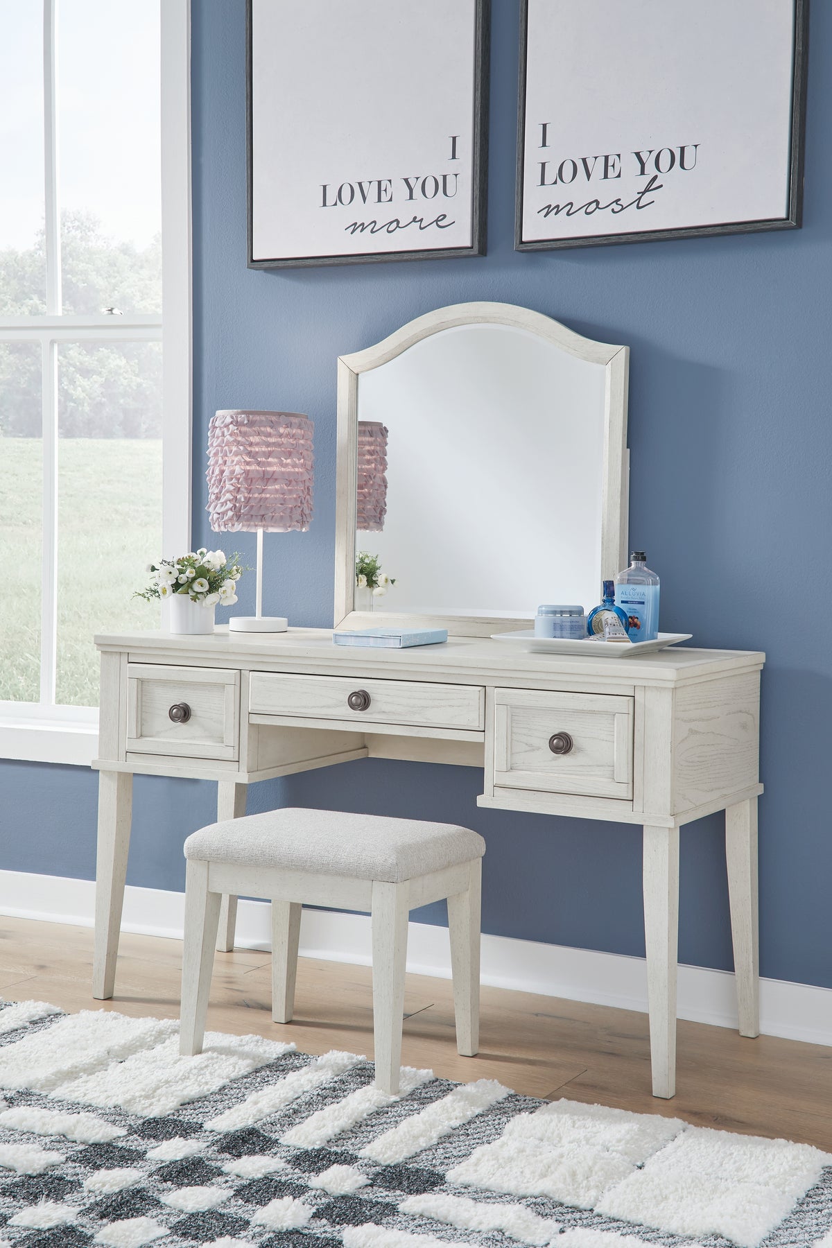 Tampa Furniture Outlet Lutz - Ashley Furniture - Robbinsdale Mirrored Vanity with Bench - Mirrored Vanity with Bench / Antique White - B742B11
