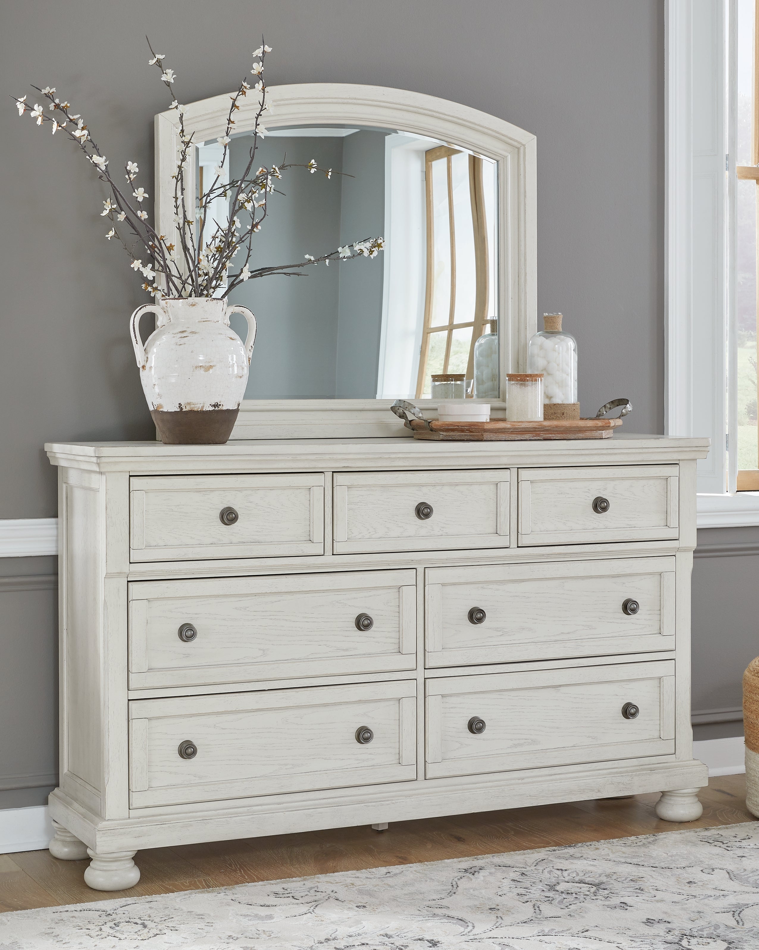 Tampa Furniture Outlet Lutz - Ashley Furniture - Robbinsdale Bedroom - Dresser and Mirror / Antique White - B742B1