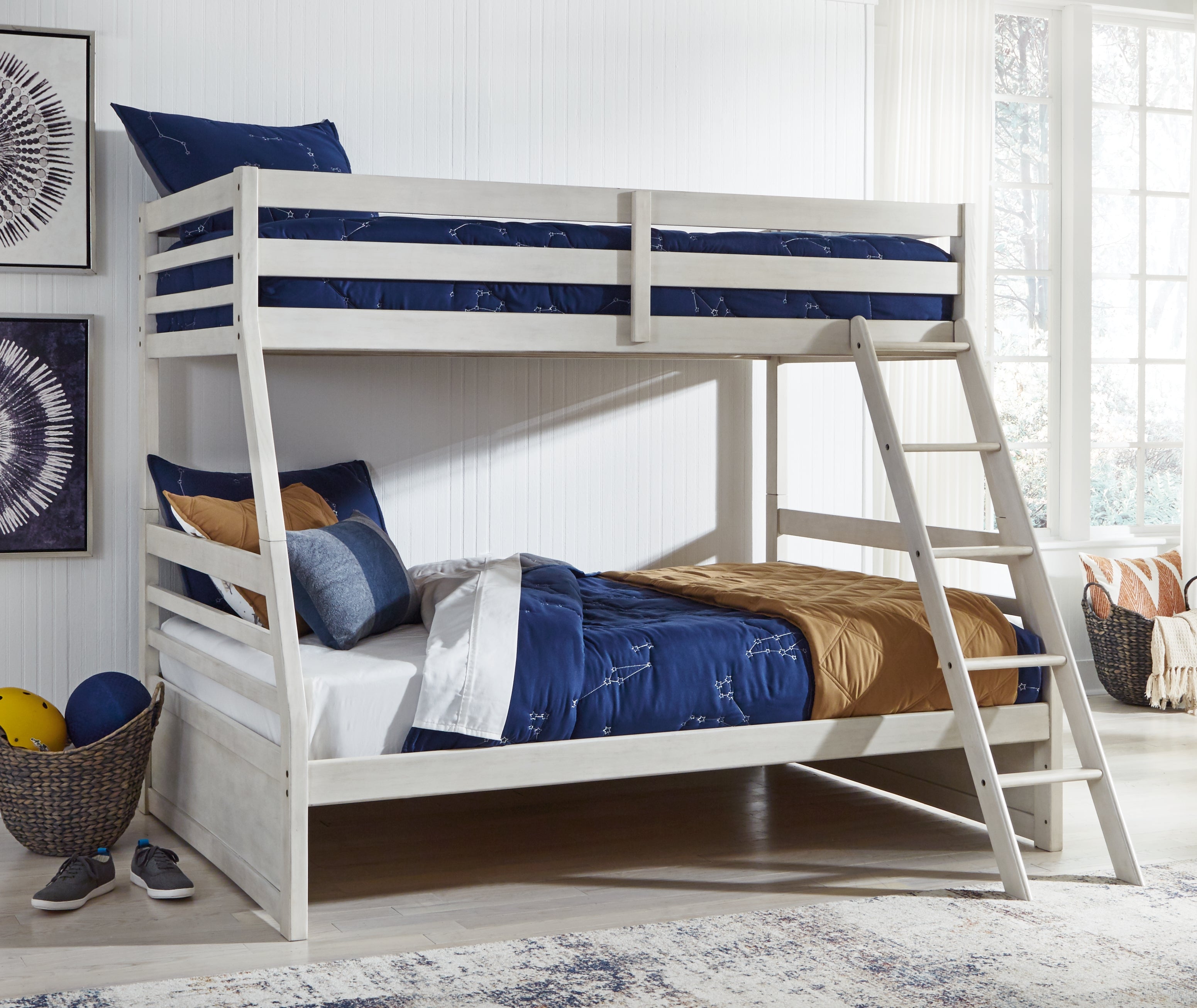 Tampa Furniture Outlet Lutz - Ashley Furniture - Robbinsdale Bedroom - Twin over Full Bunk Bed / Antique White - B742B17