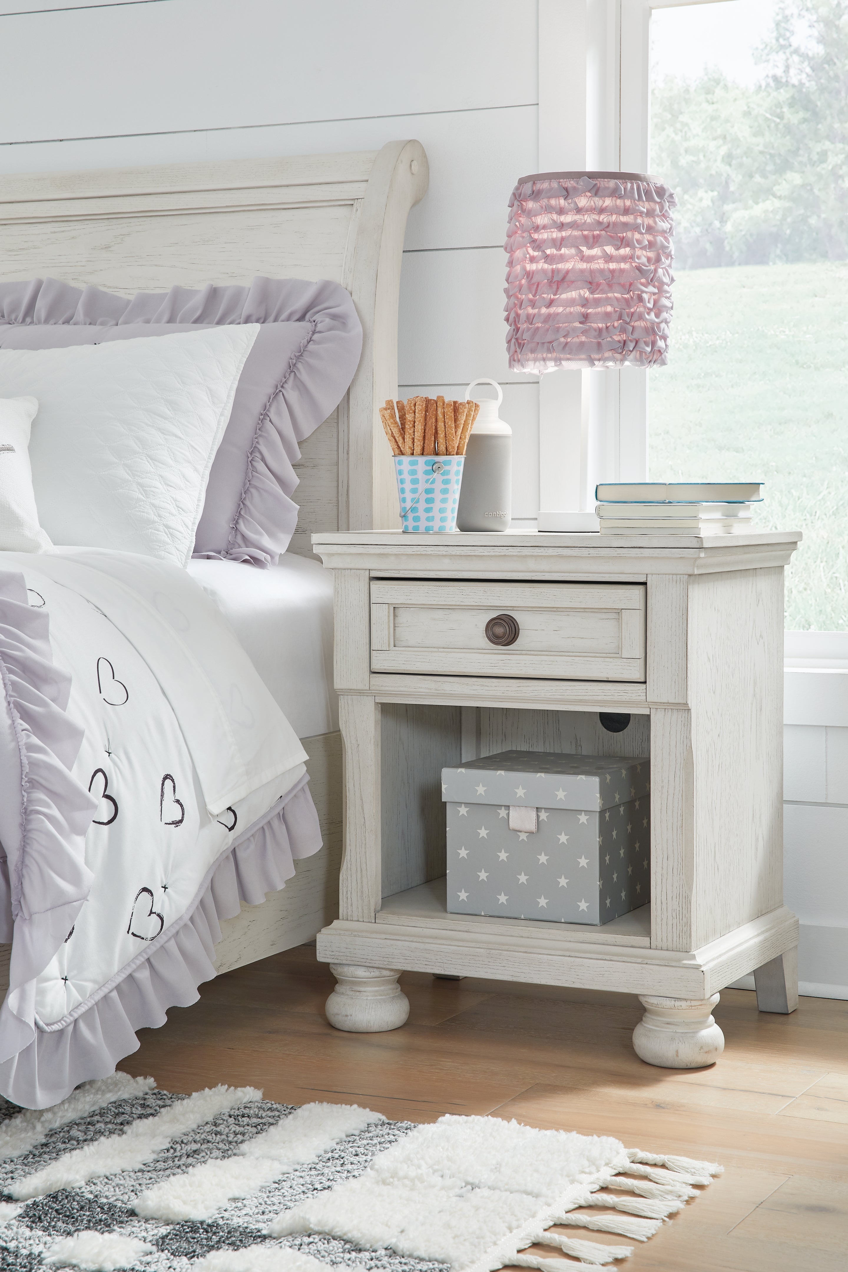 Tampa Furniture Outlet Lutz - Ashley Furniture - Robbinsdale Bedroom - One Drawer Night Stand / Antique White - B742-91