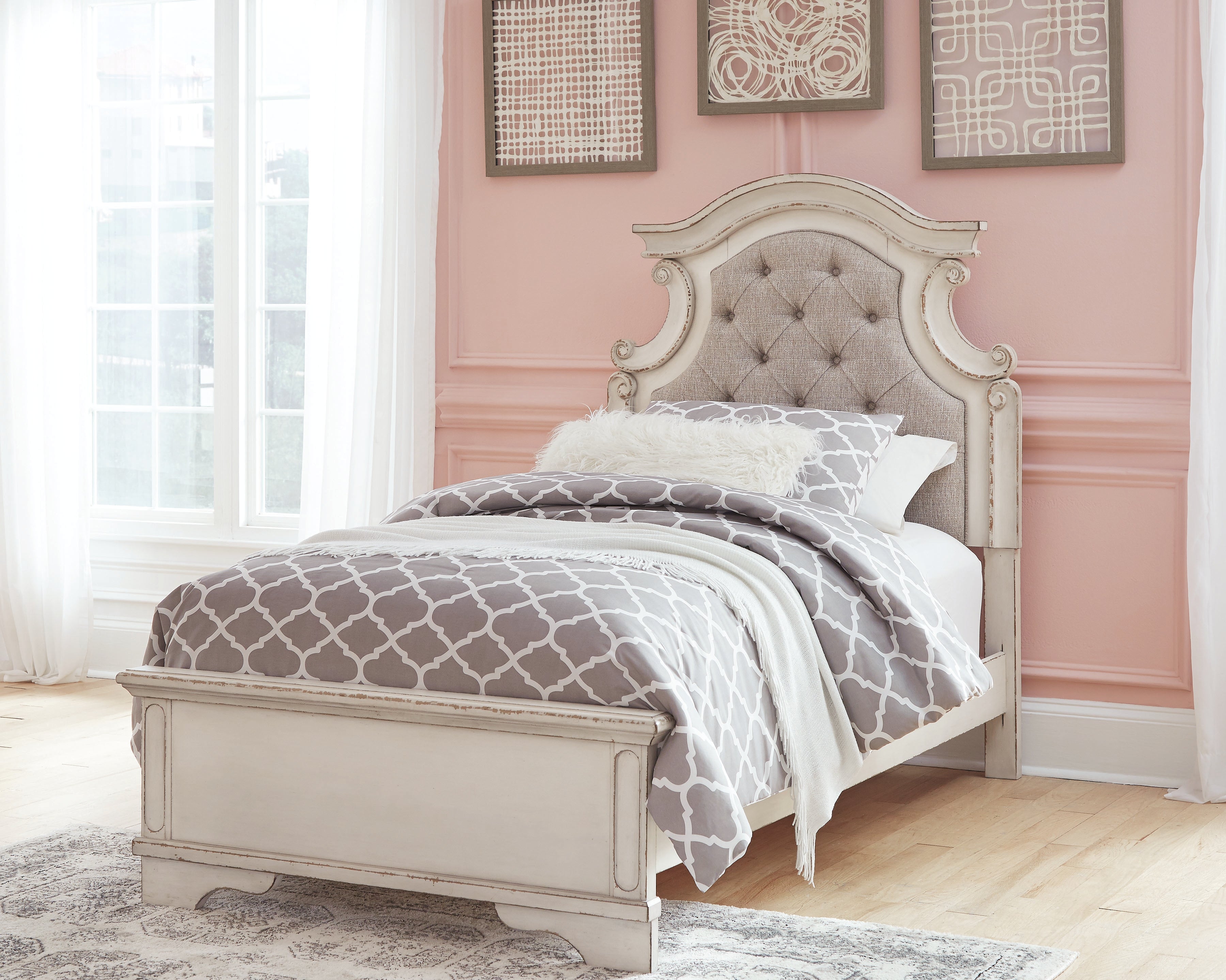 Tampa Furniture Outlet Lutz - Ashley Furniture - Realyn Bedroom - Twin Panel Bed / Chipped White - B743B13