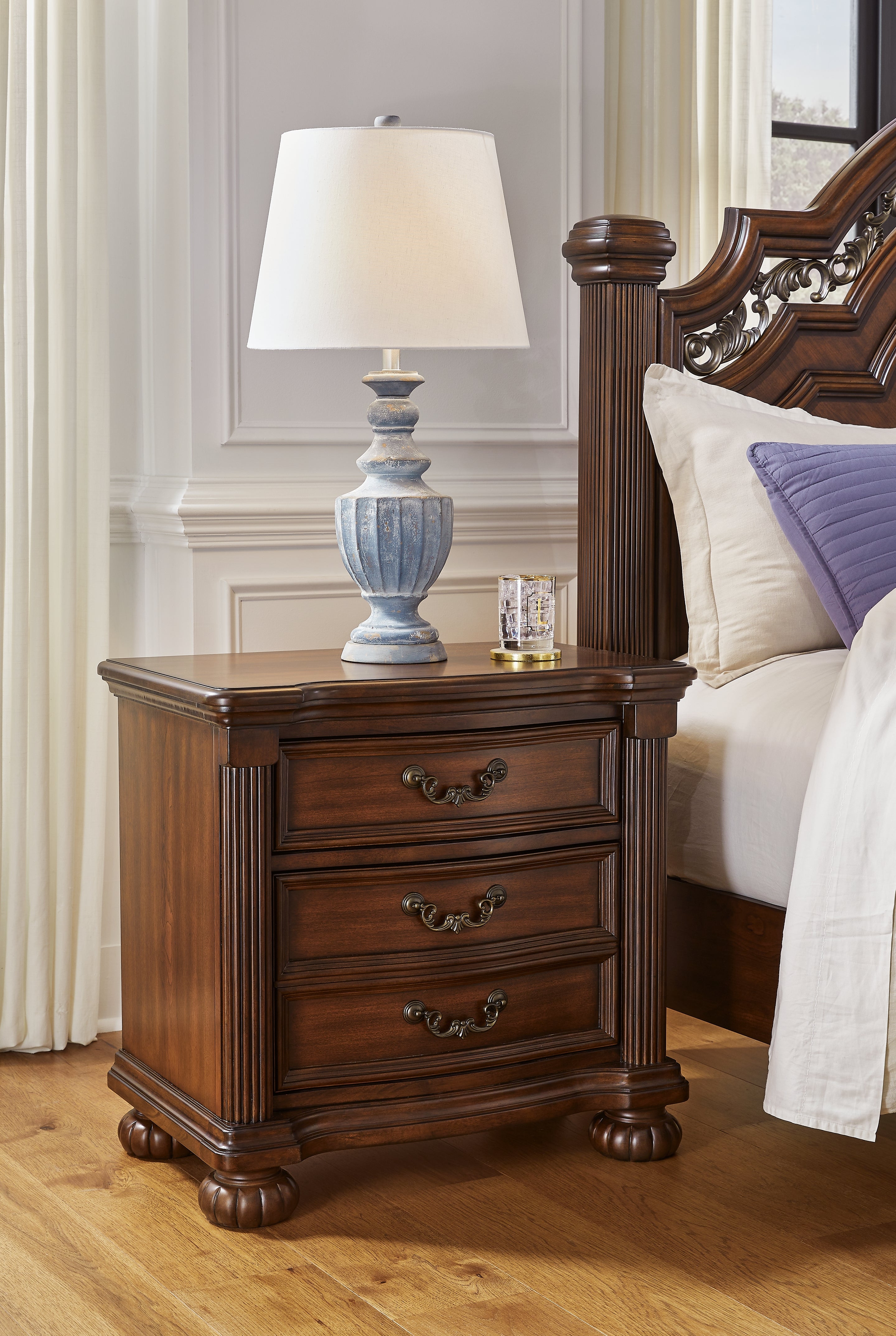 Tampa Furniture Outlet Lutz - Ashley Furniture - Lavinton Bedroom - Three Drawer Night Stand / Brown - B764-93