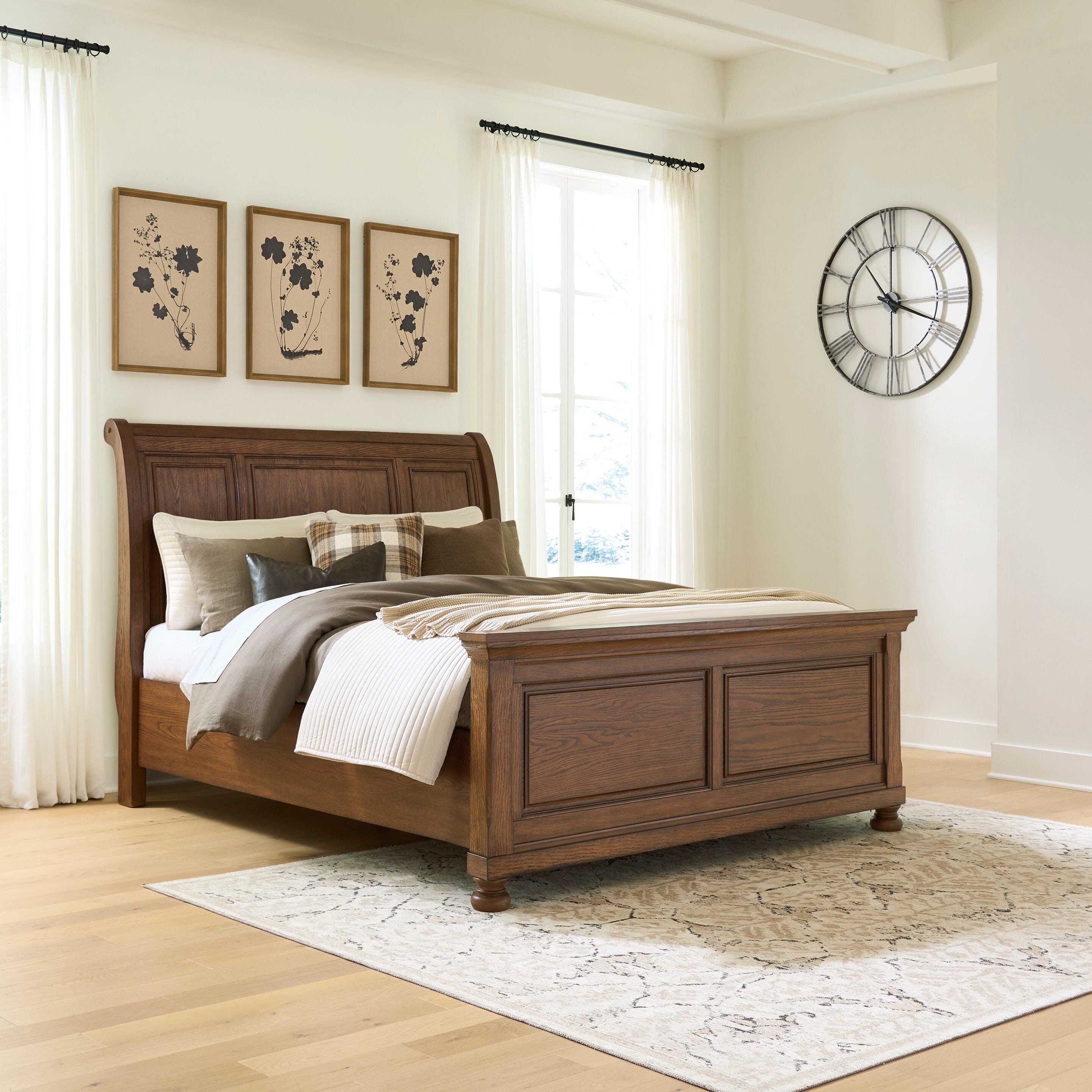 Tampa Furniture Outlet Lutz - Ashley Furniture - Zackaryn Bedroom - Queen Sleigh Bed / Warm Brown - PCB807B10
