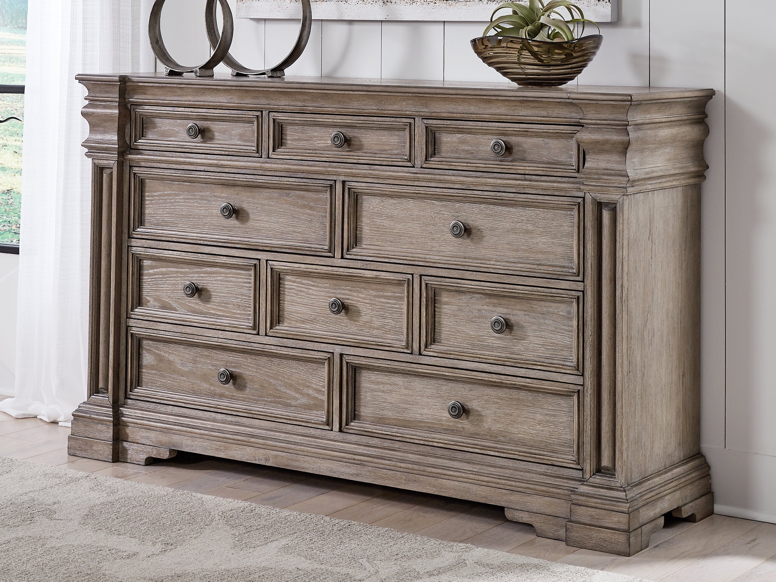 Tampa Furniture Outlet Lutz - Ashley Furniture - Blairhurst Bedroom - Dresser / Light Grayish Brown - B916-31