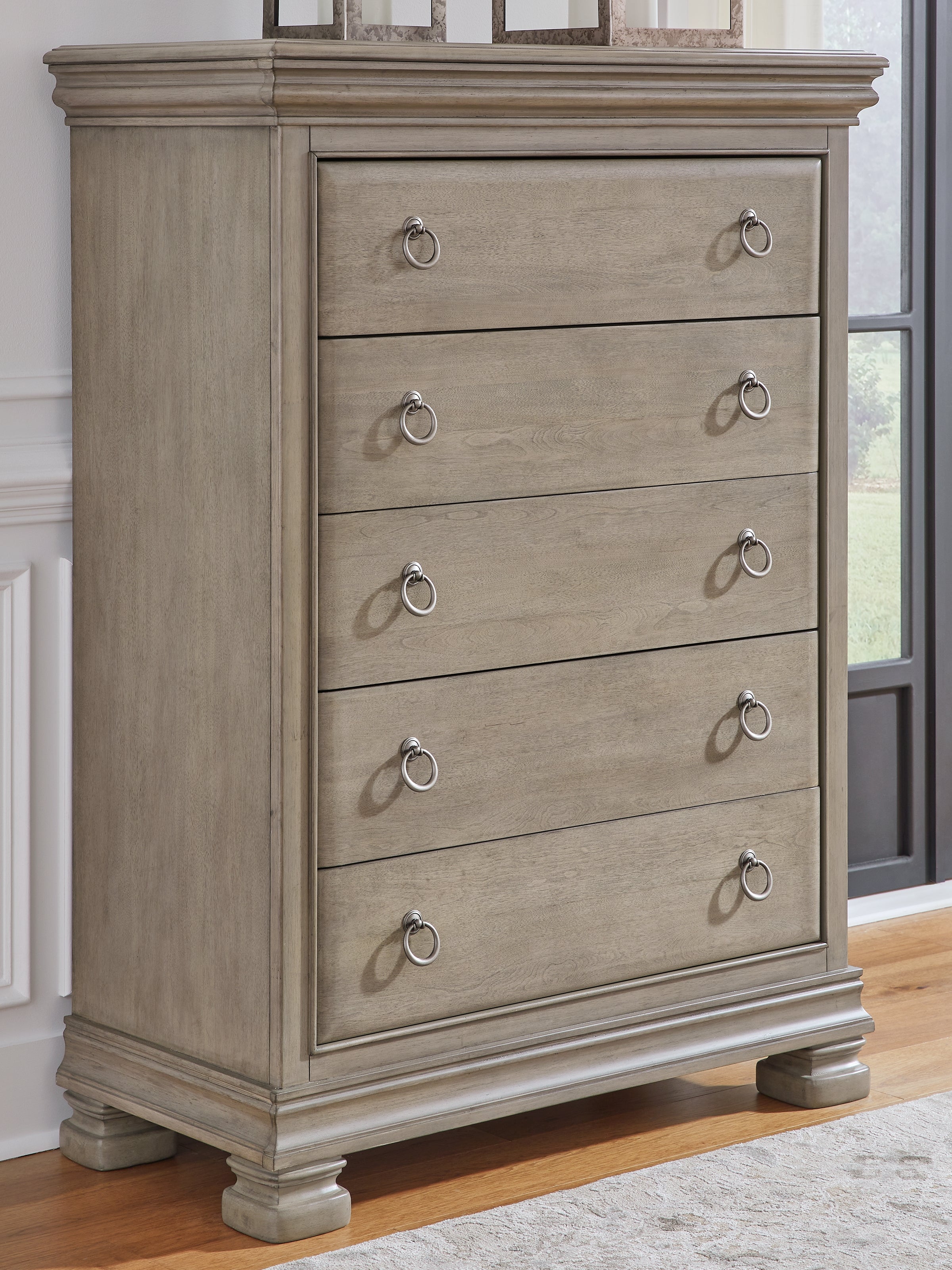 Tampa Furniture Outlet Lutz - Ashley Furniture - Lexorne Bedroom - Five Drawer Chest / Gray - B924-46