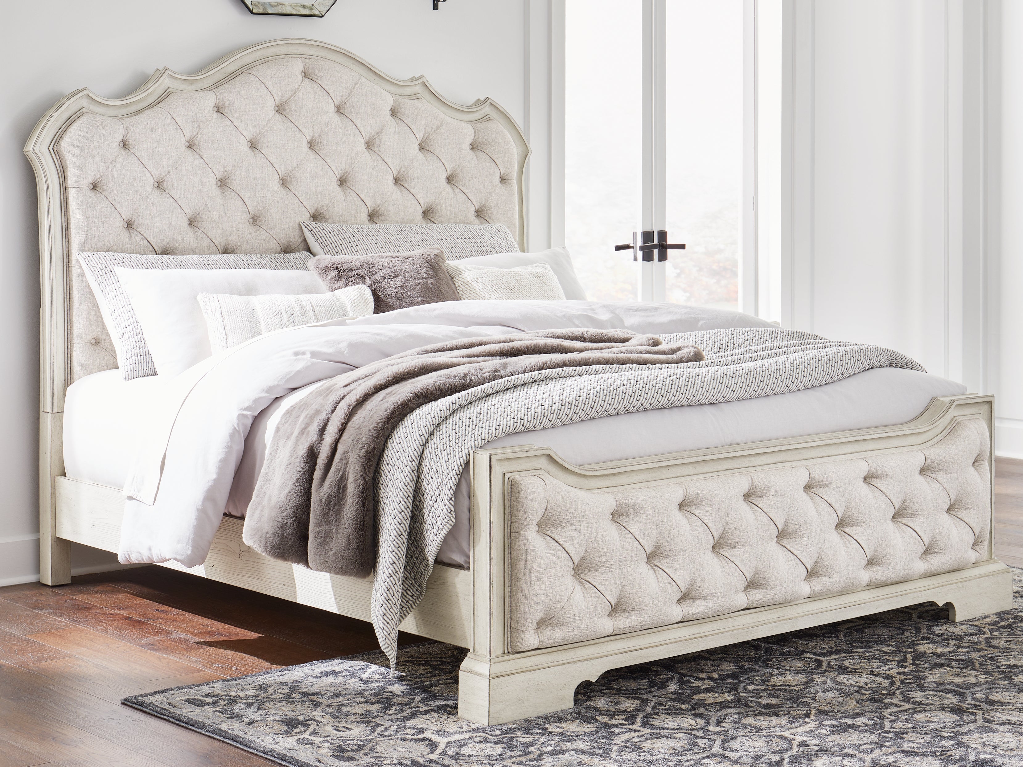 Tampa Furniture Outlet Lutz - Ashley Furniture - Arlendyne Bedroom - King Upholstered Bed / Antique White - B980B4