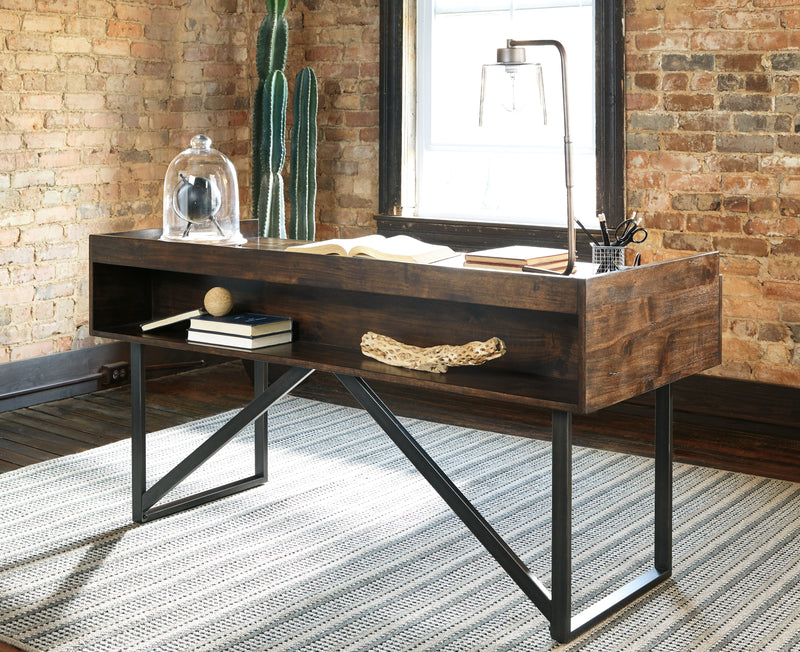 Tampa Furniture Outlet Lutz - Ashley Furniture - Starmore Office Desk - Home Office Desk / Brown - H633-27