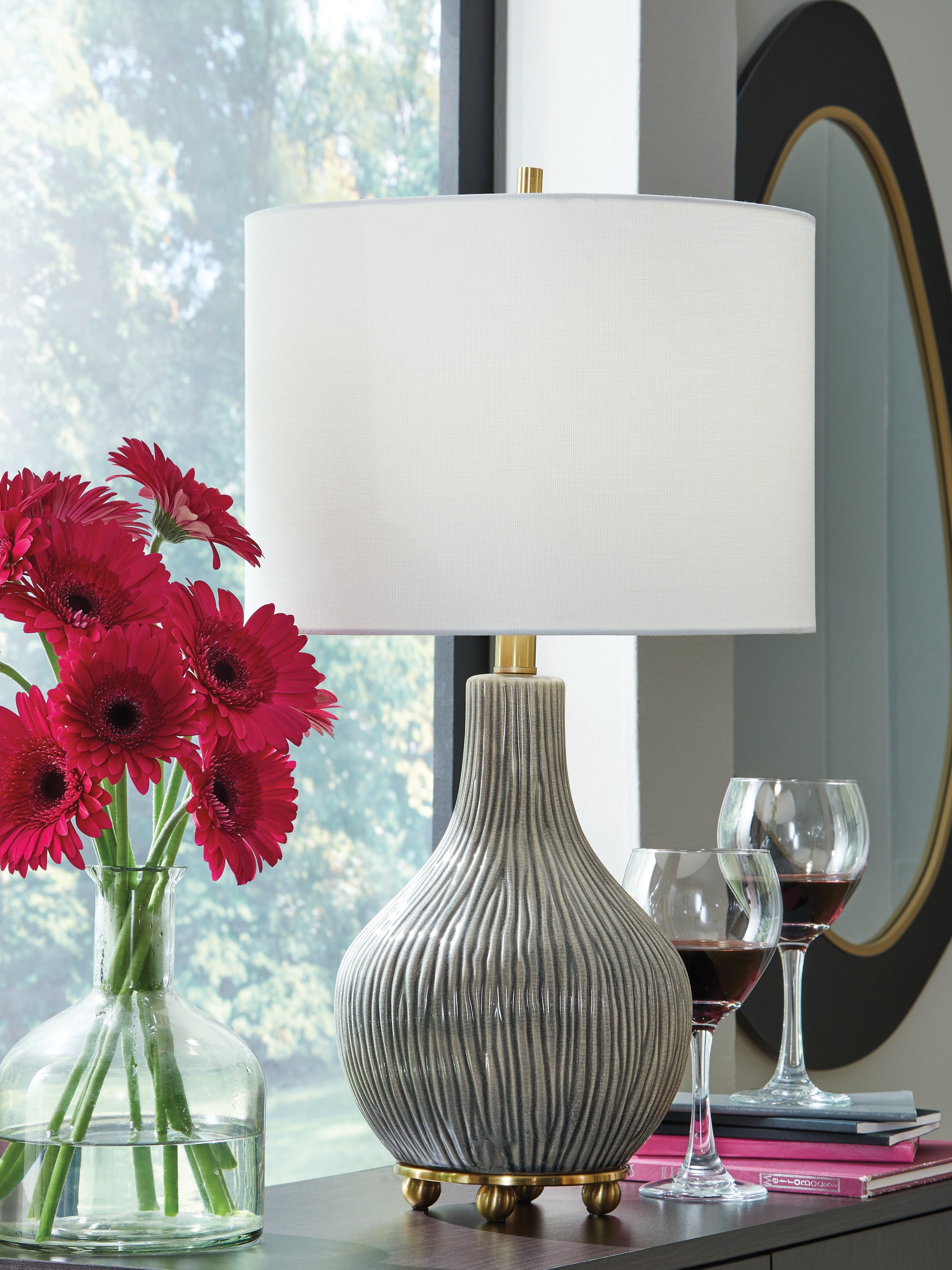 Tampa Furniture Outlet Lutz - Ashley Furniture - Judlen Lighting - Ceramic Table Lamp (1/CN) - L100844