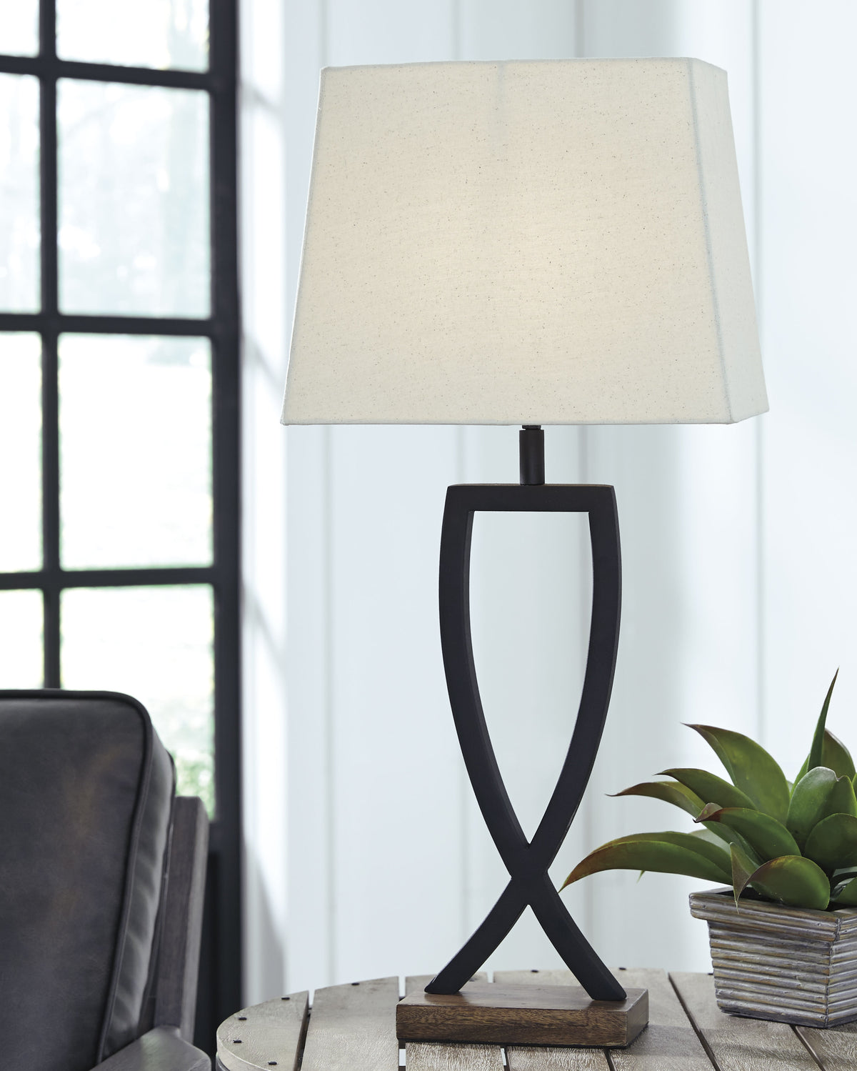 Tampa Furniture Outlet Lutz - Ashley Furniture - Makara Lighting - Metal Table Lamp (Set of 2) / Black/Brown - L204174