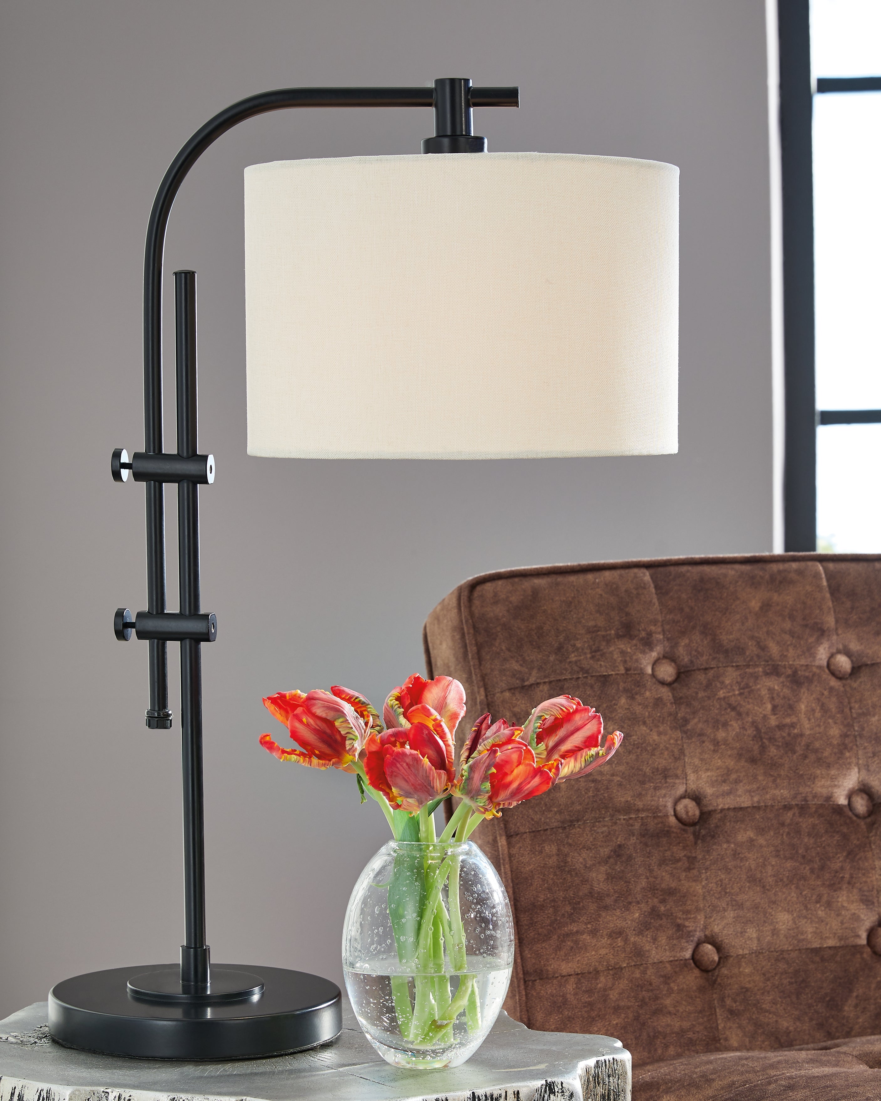 Tampa Furniture Outlet Lutz - Ashley Furniture - Baronvale Lighting - Metal Accent Lamp (1/CN) / Black - L206043