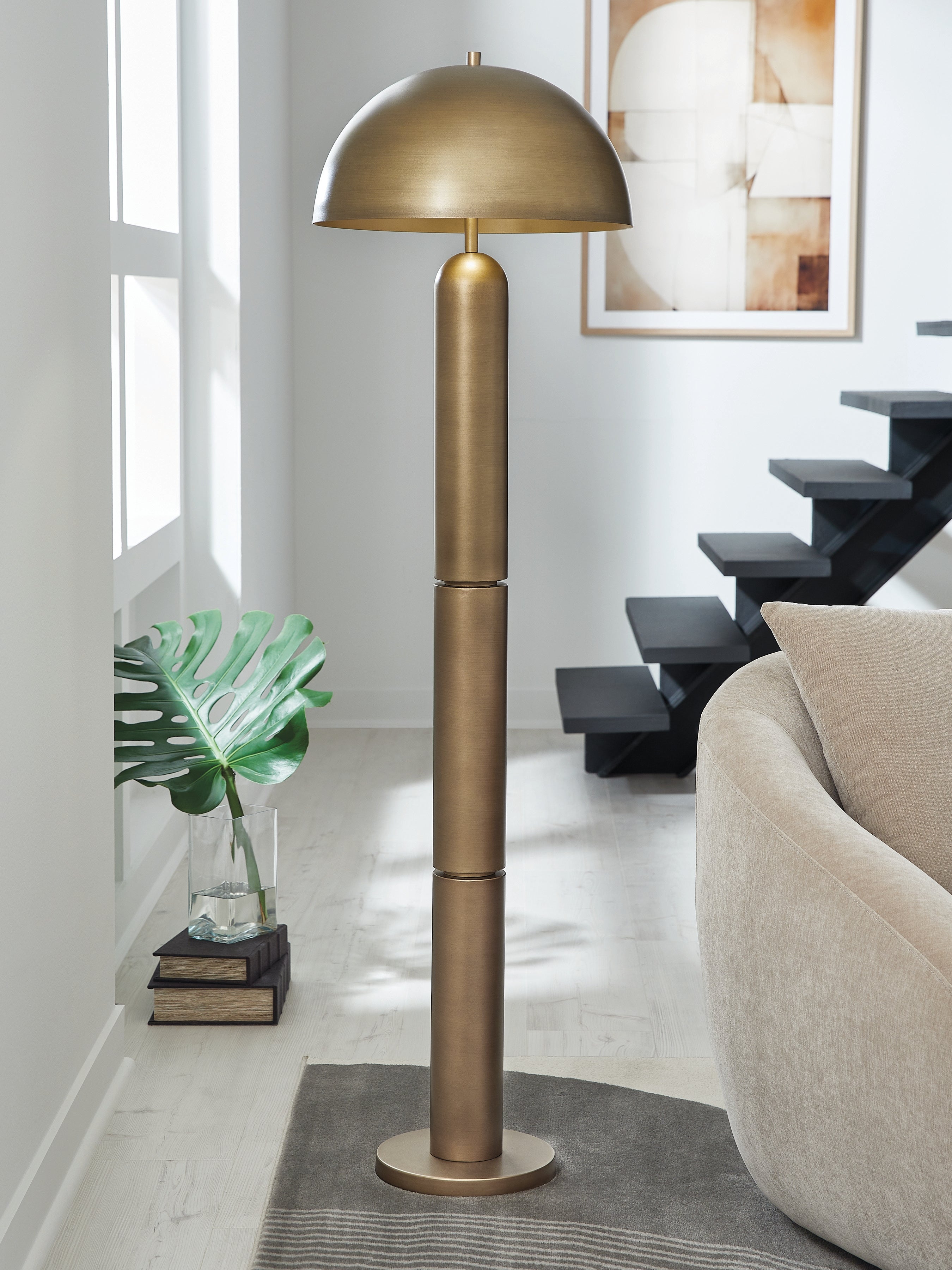 Tampa Furniture Outlet Lutz - Ashley Furniture - Wendfield Lighting - Metal Floor Lamp (1/CN) / Antique Gold Finish - L208511