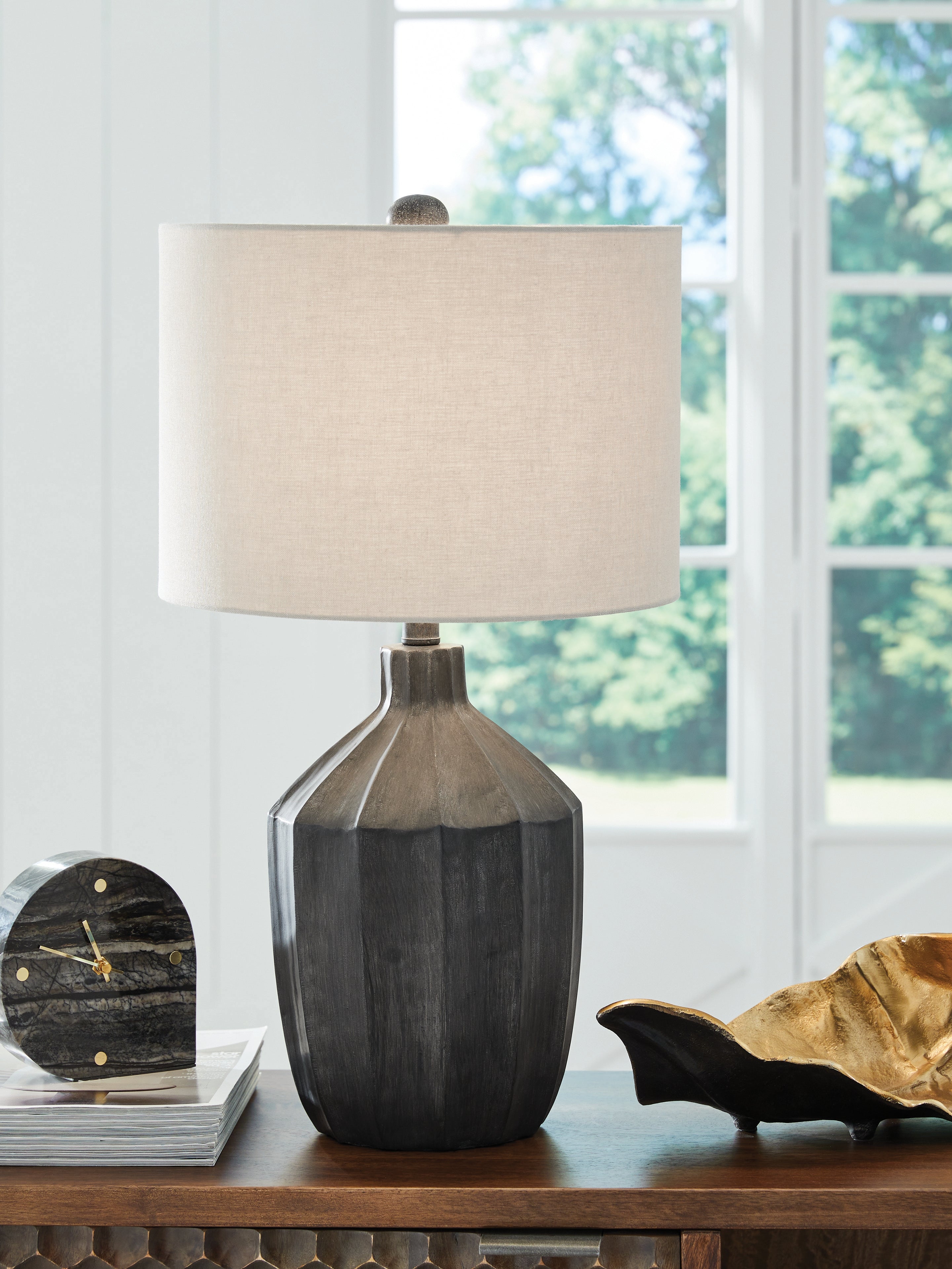 Tampa Furniture Outlet Lutz - Ashley Furniture - Jilton Lighting - Poly Table Lamp (1/CN) / Black - L235844