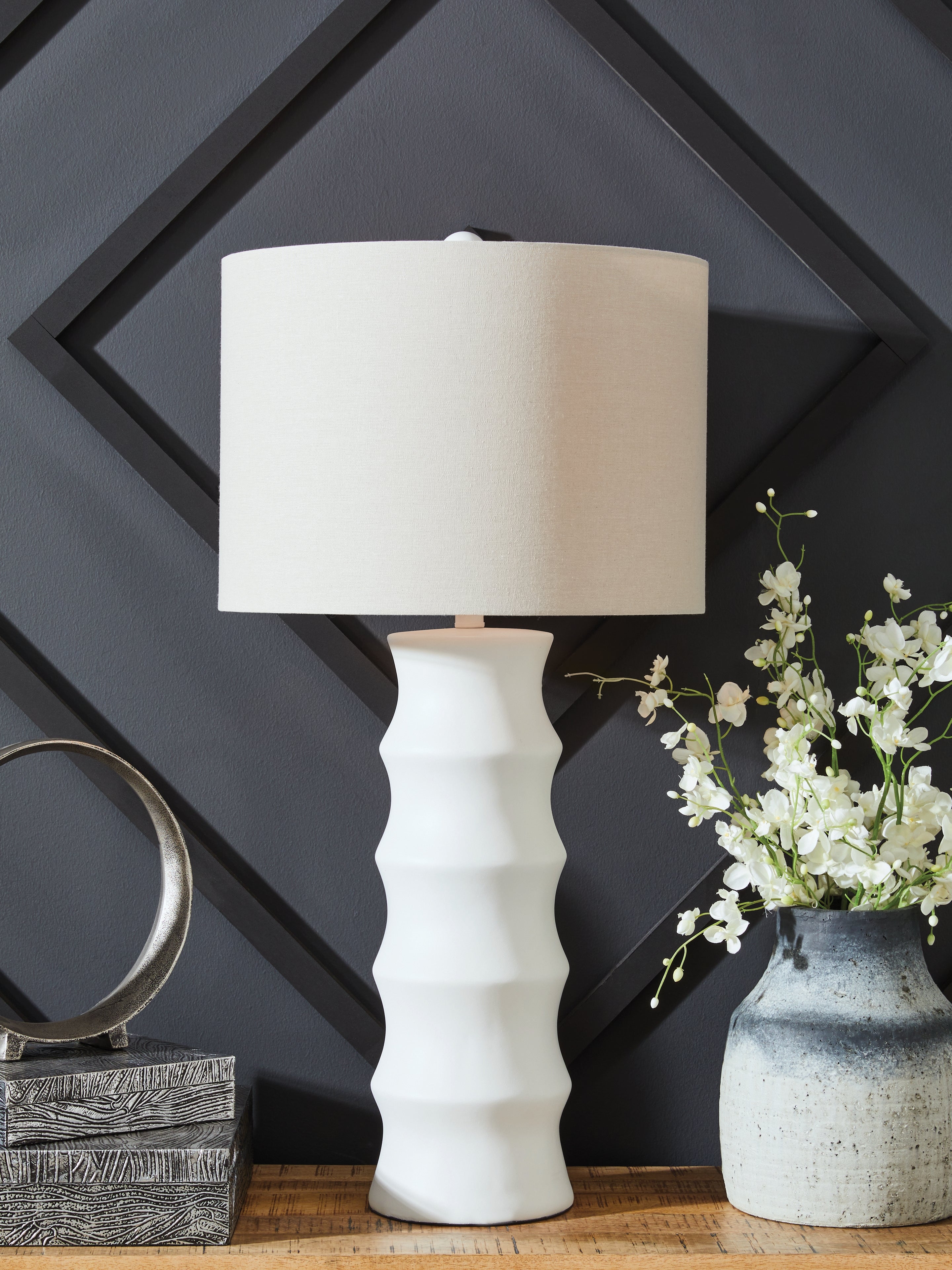 Tampa Furniture Outlet Lutz - Ashley Furniture - Veraleigh Lighting - Poly Table Lamp (1/CN) / White - L235854