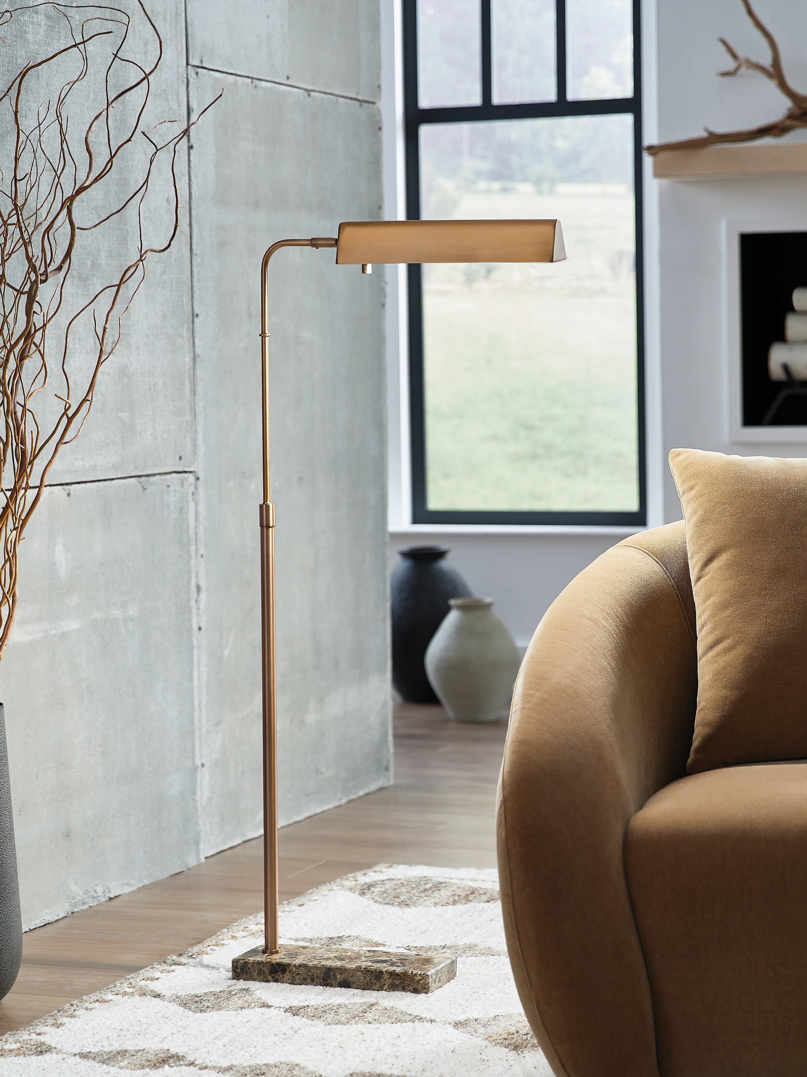 Tampa Furniture Outlet Lutz - Ashley Furniture - Yafe Lighting - Metal Floor Lamp (1/CN) / Bronze Finish - L734411