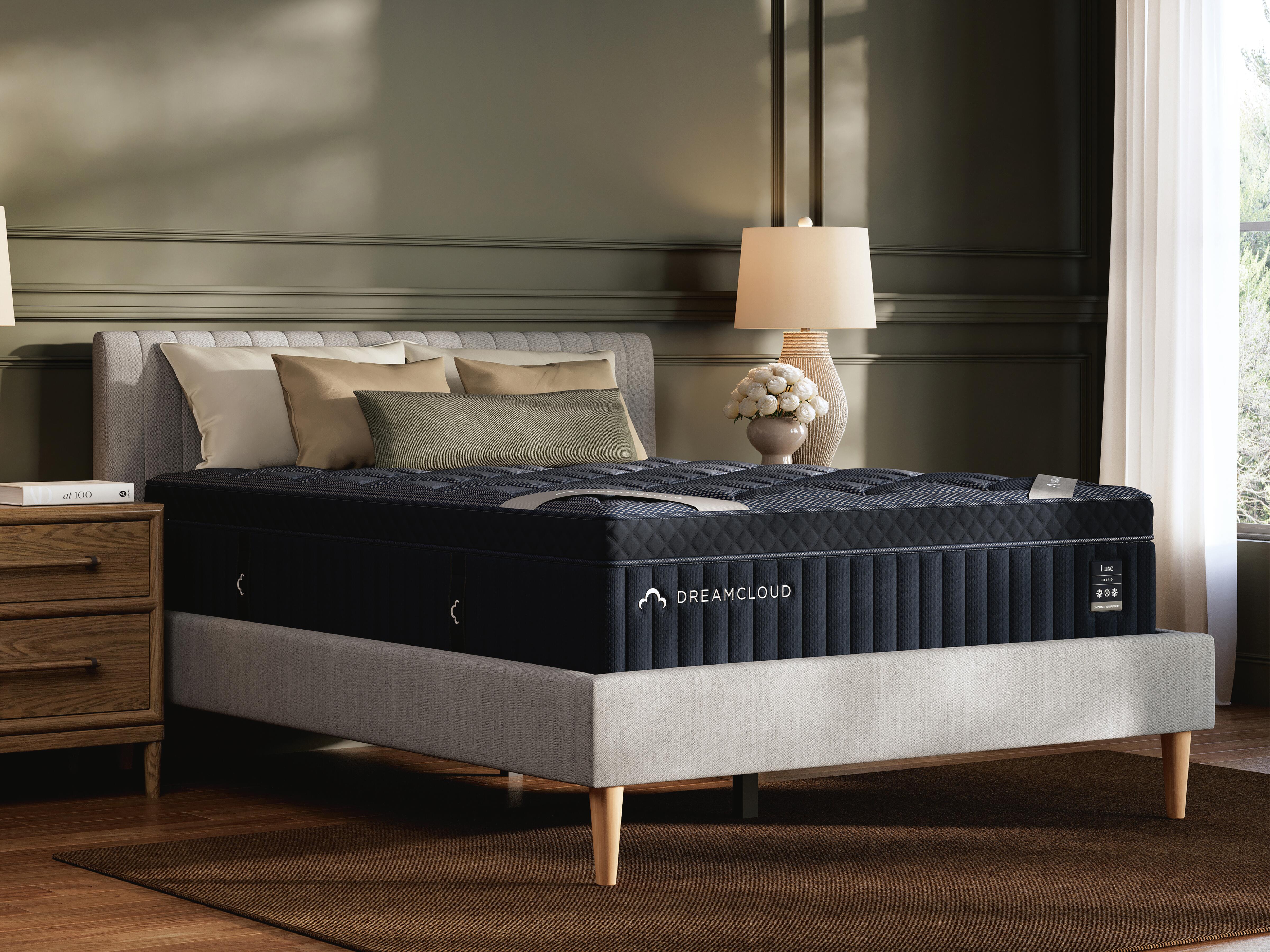 Tampa Furniture Outlet Lutz - Ashley Furniture - DreamCloud Luxe Hybrid Mattresses - King / White - M13741